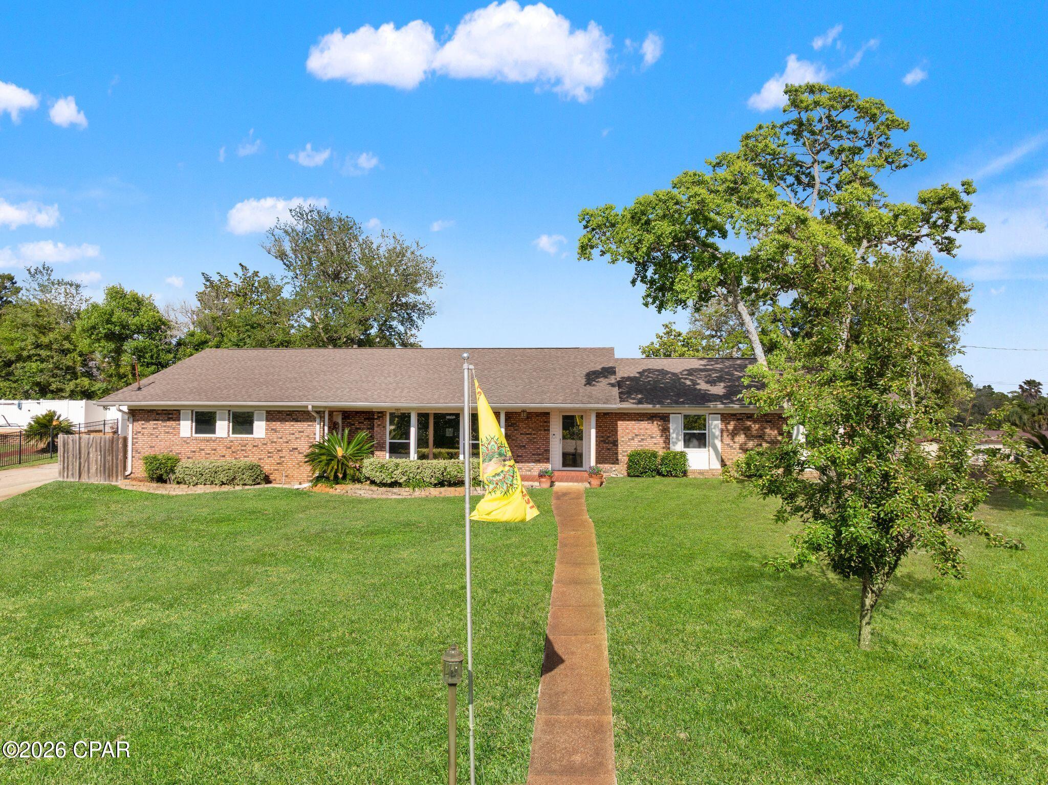 Diamond Head-Lakeside - Residential