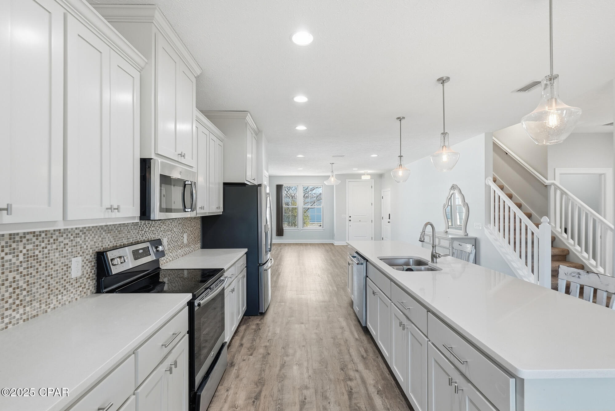 Hutchison's 2nd To Bahama Bch - Residential