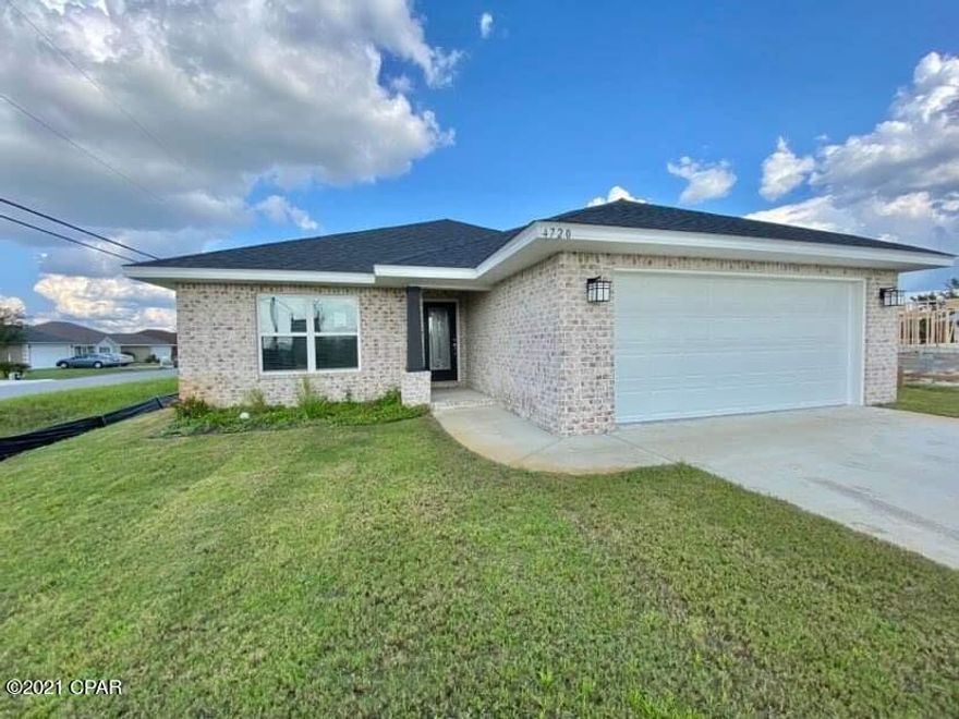 Model Home.  

3 bed, 2 bath, 2 car garage.

Sprinkler system, fully sodded yard, garage opener, refrigerator, 2 1/4'' Polyvinyl white blinds.

Our Model Home is not currently for sale!