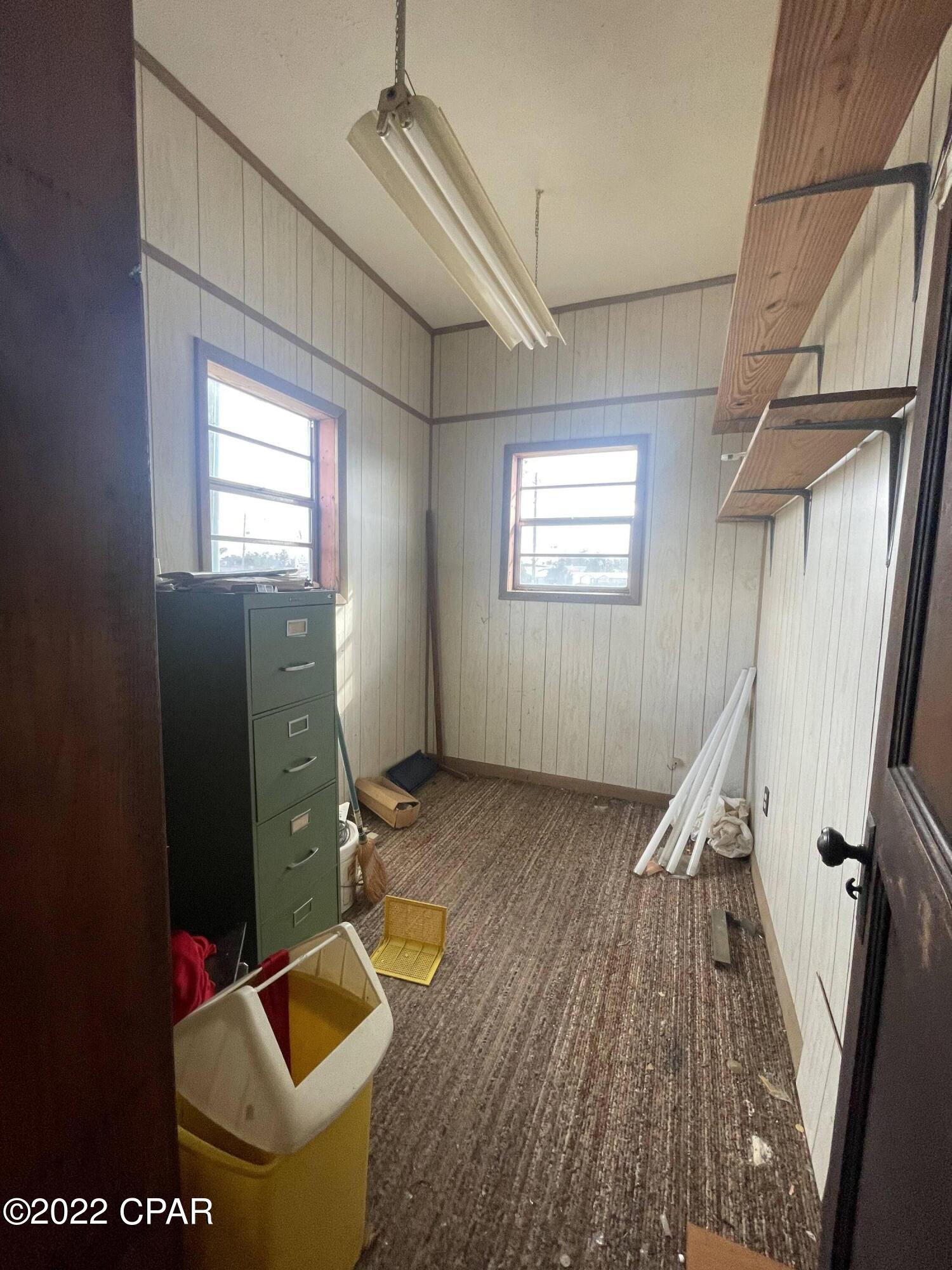 [No Recorded Subdiv] - Commercial Sale