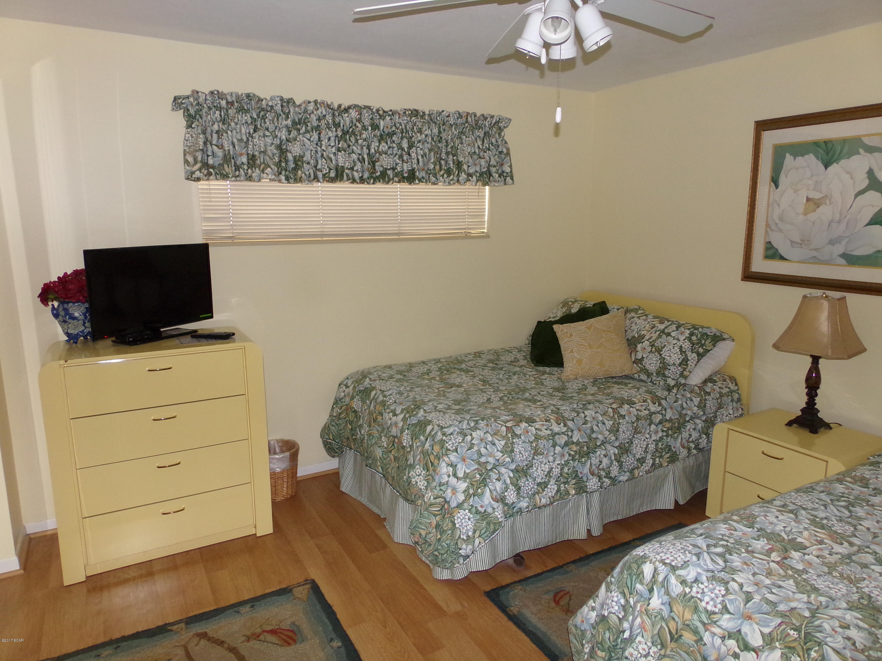 Summerhouse Condo. - Residential