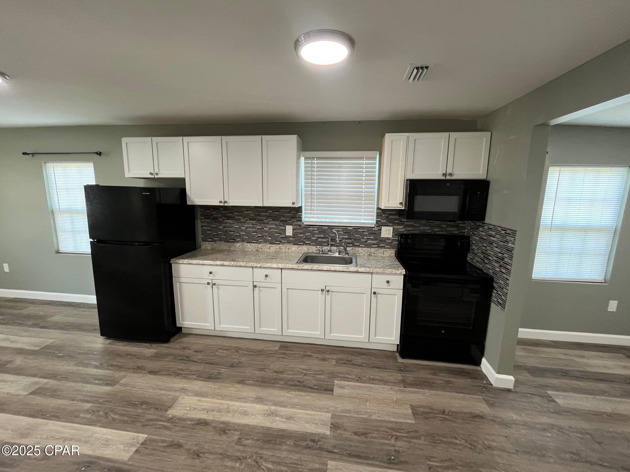 [No Recorded Subdiv] - Residential Lease