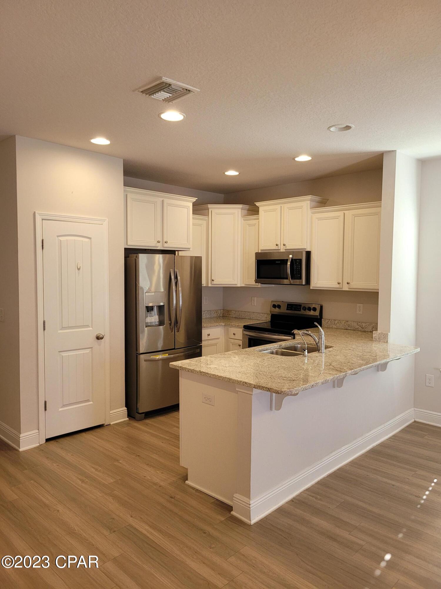 Hathaway Townhomes - Residential Lease