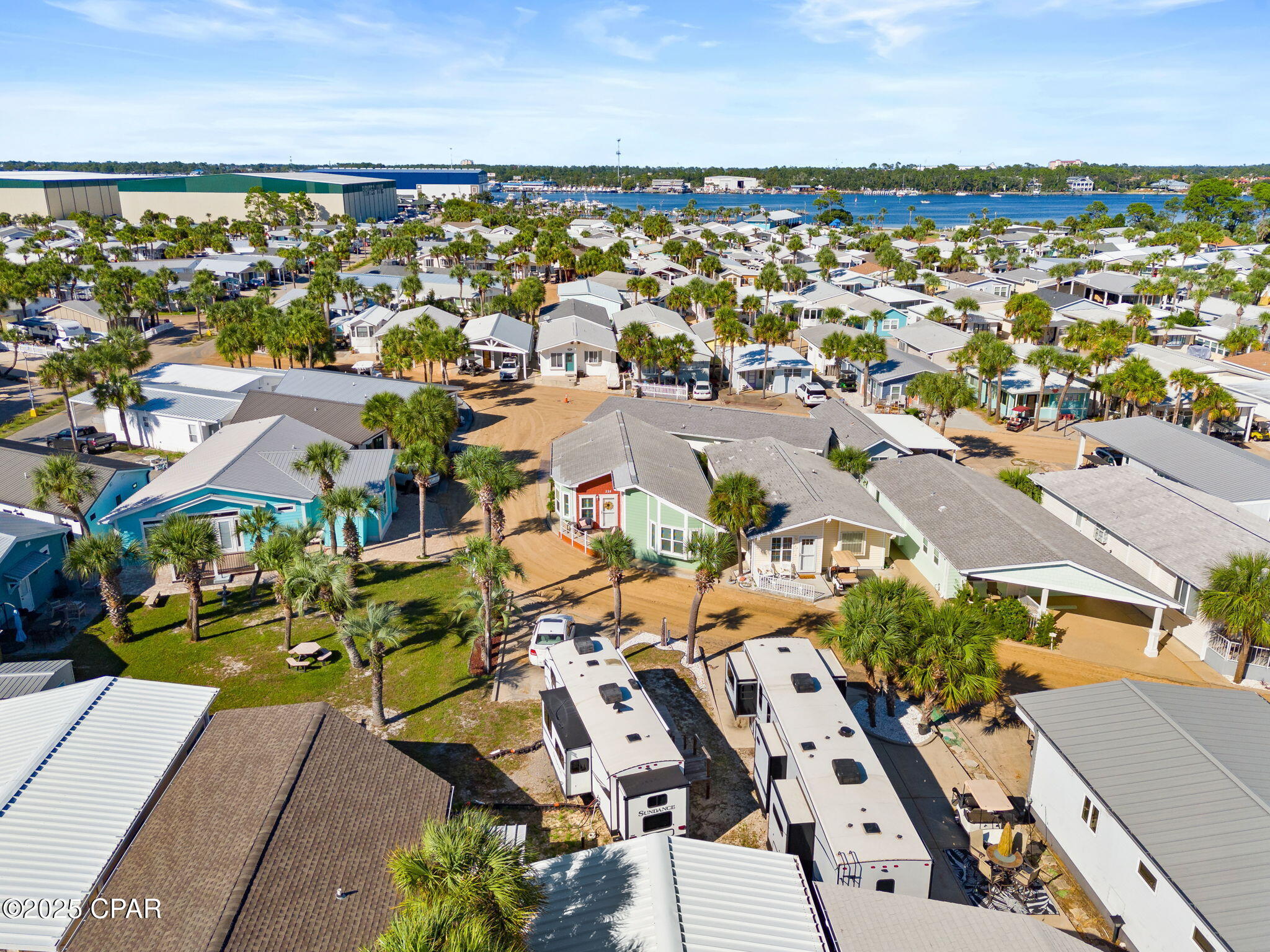 Venture Out Travel Trail - Land