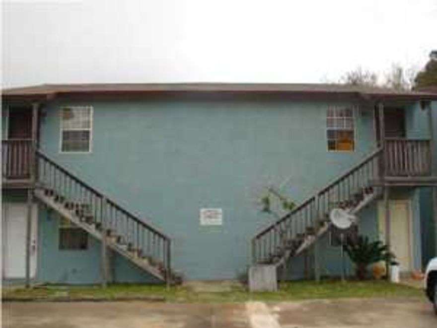 Nice apartment located conveniently to the beach and shopping. This 1 bedroom, 1 bath home is a nice clean apartment with a nice layout. Upstairs unit; w/s/g, pest control and lawn service included.