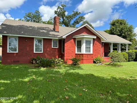 A home in Marianna