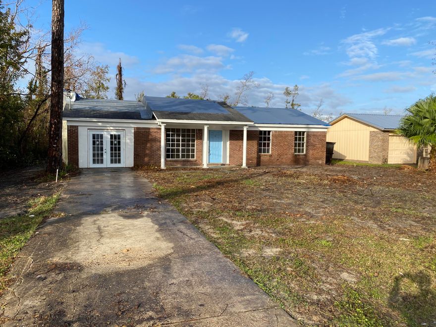 Great investment opportunity on this 3 bedrooms 2 baths home. Home needs work and has lots of potential. Property is being SOLD AS IS. Buyer to verify all pertinent information including sq. footage and lot dimensions.