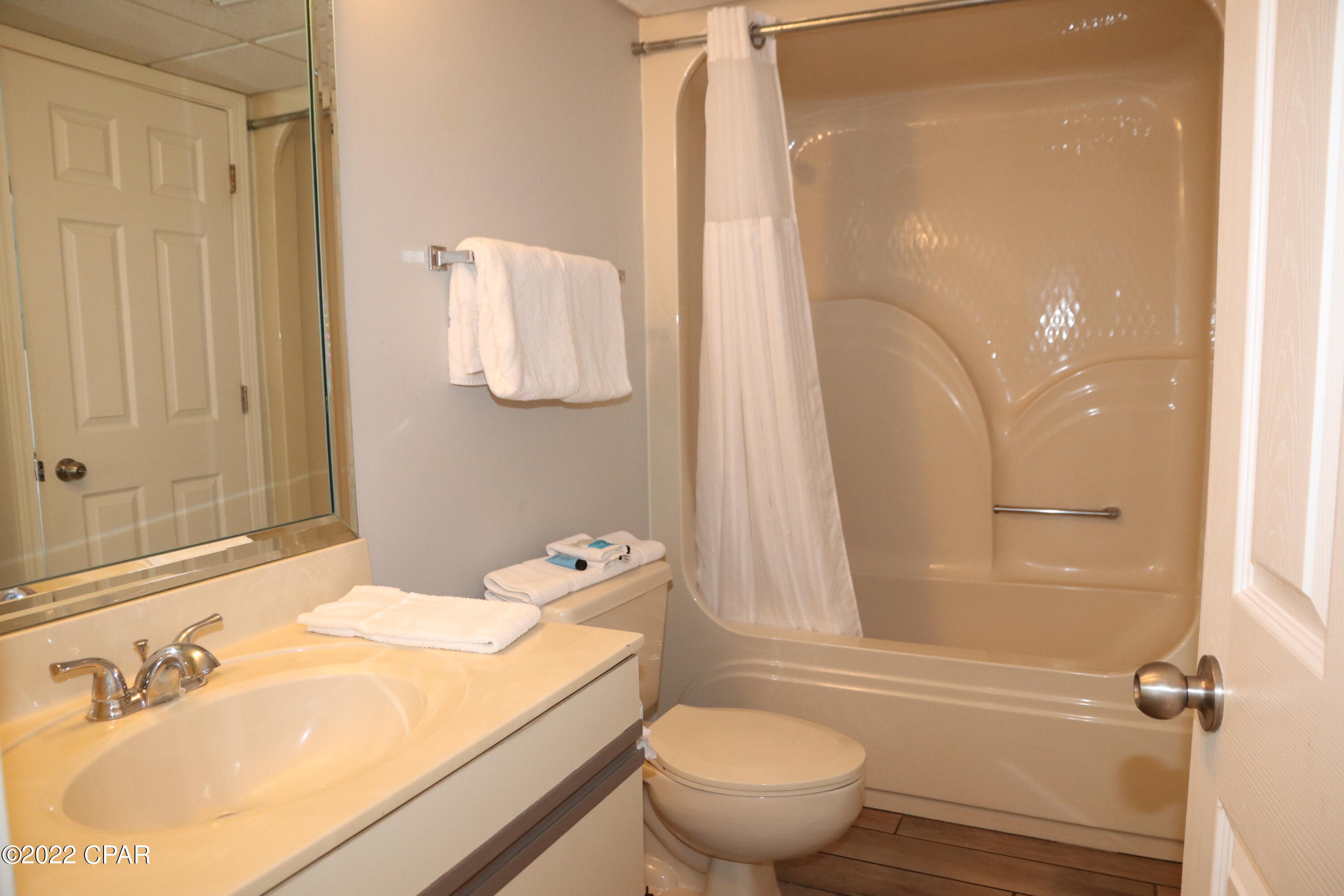 River Oaks Tennis Villas - Residential