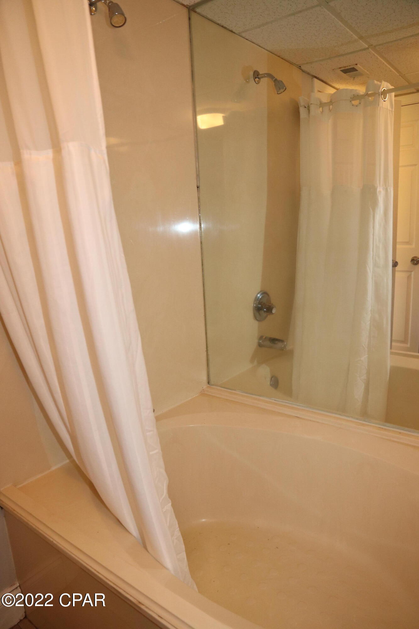 River Oaks Tennis Villas - Residential