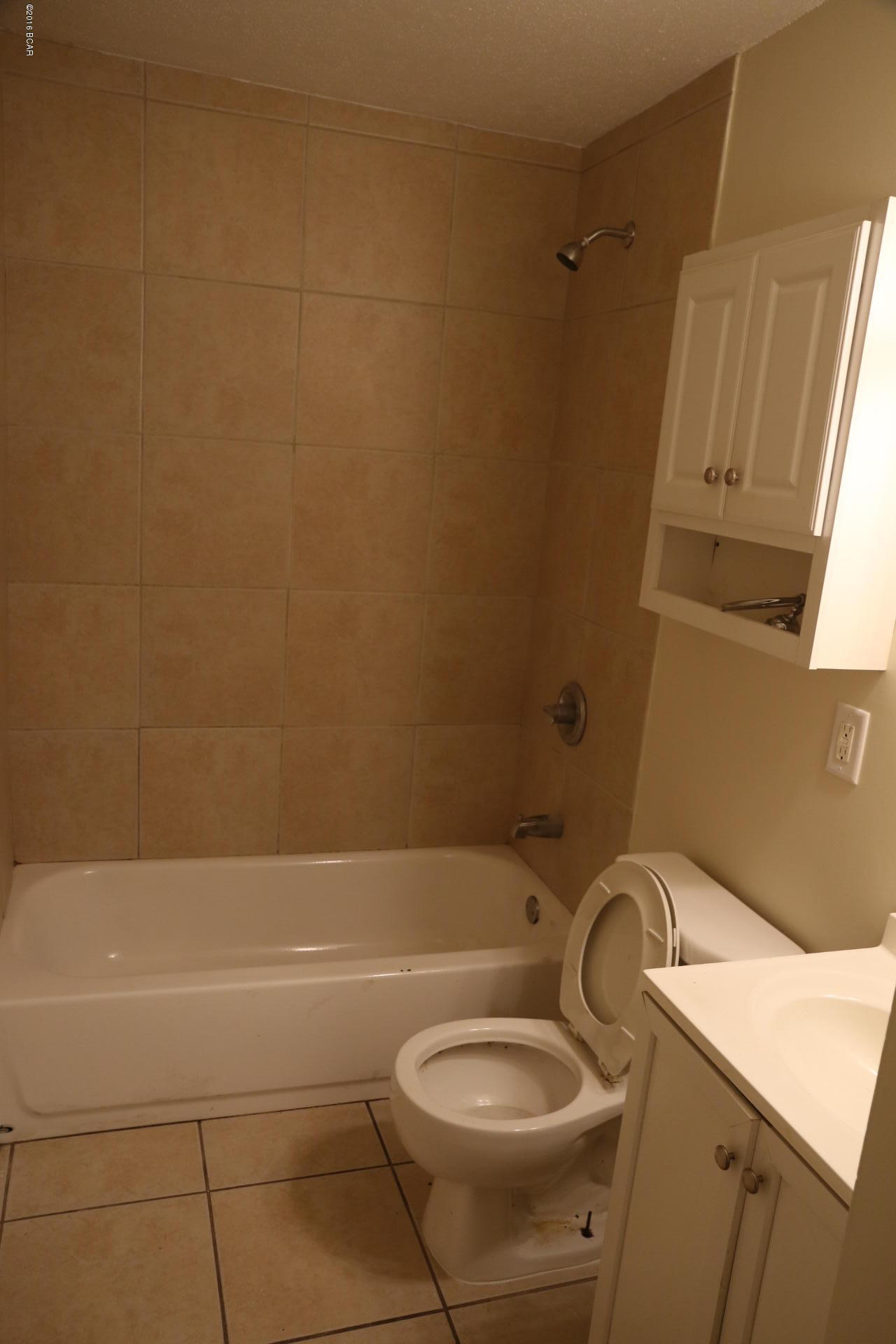 Diamond Head-Lakeside - Residential Lease