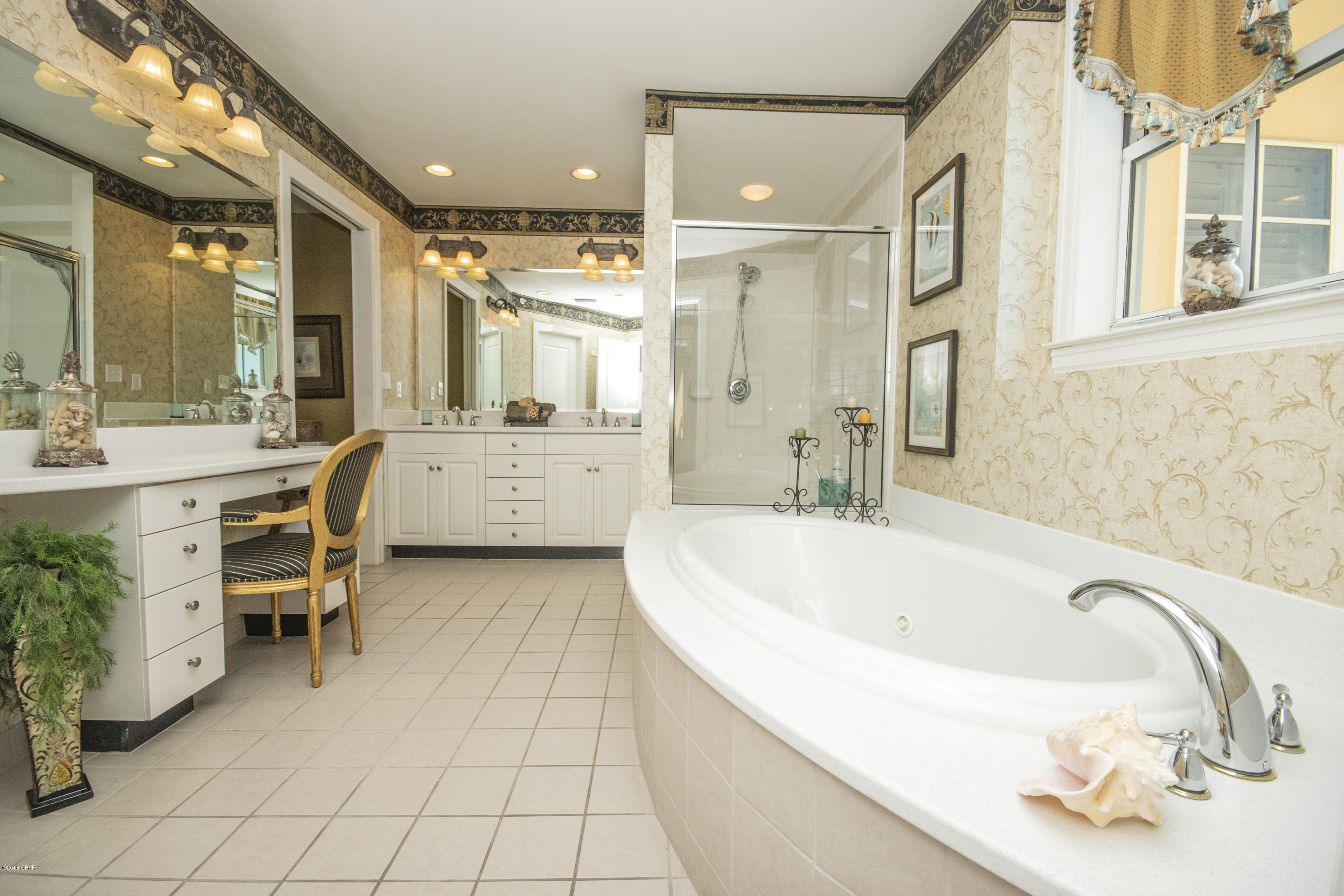 En Soleil Condo - Residential