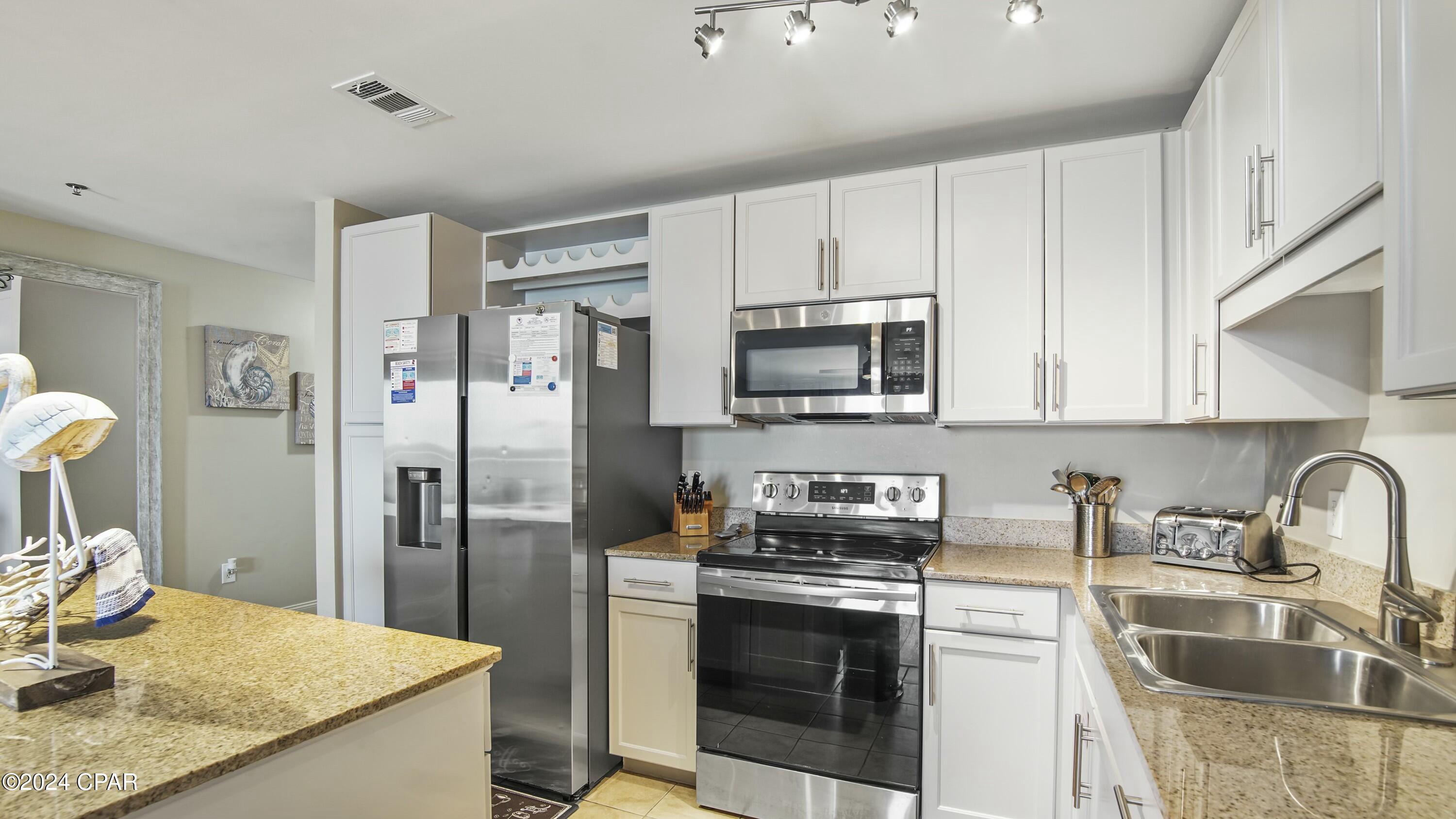Laketown Wharf - Residential