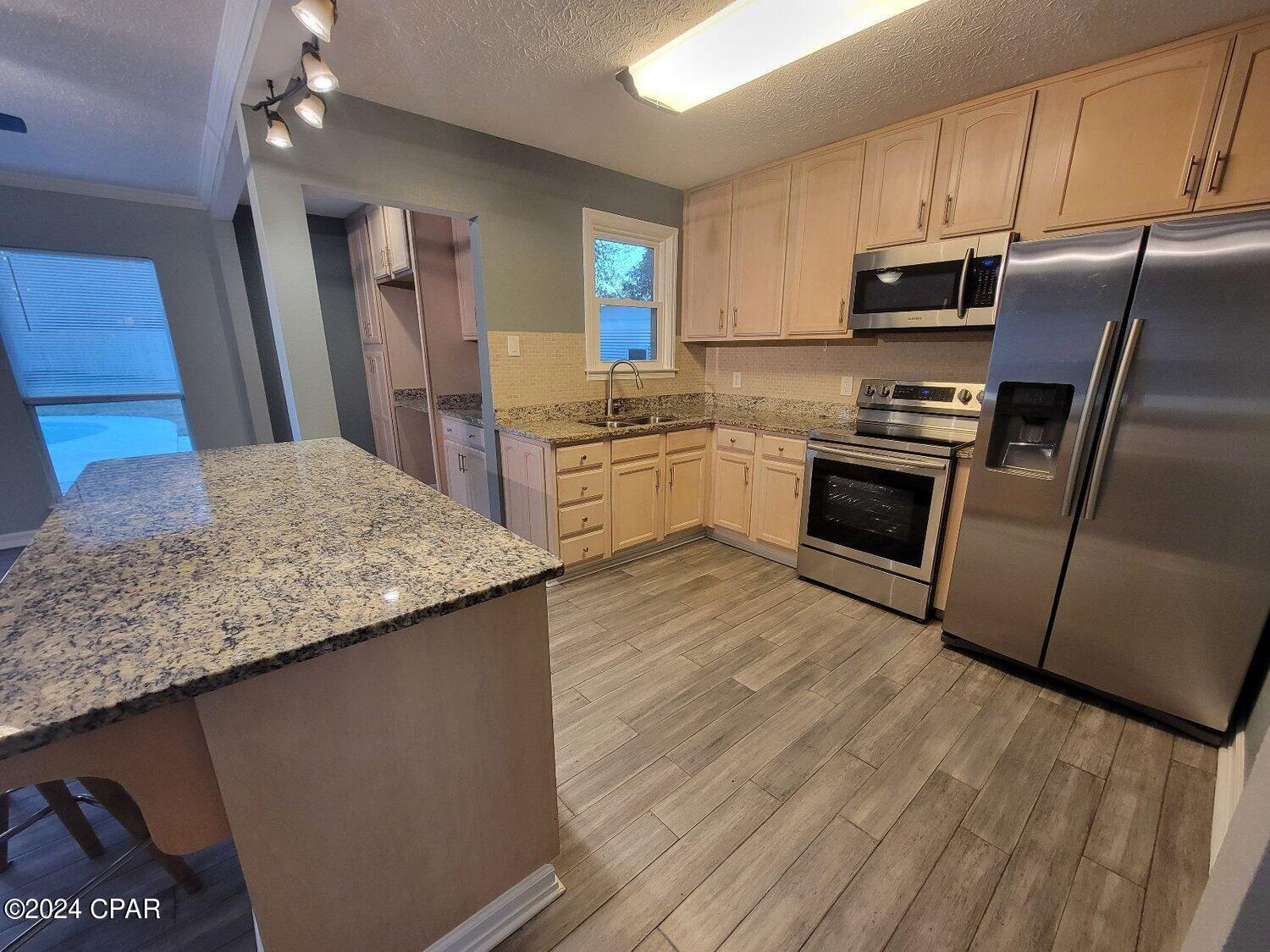 Cove Terrace 3rd Add - Residential Lease