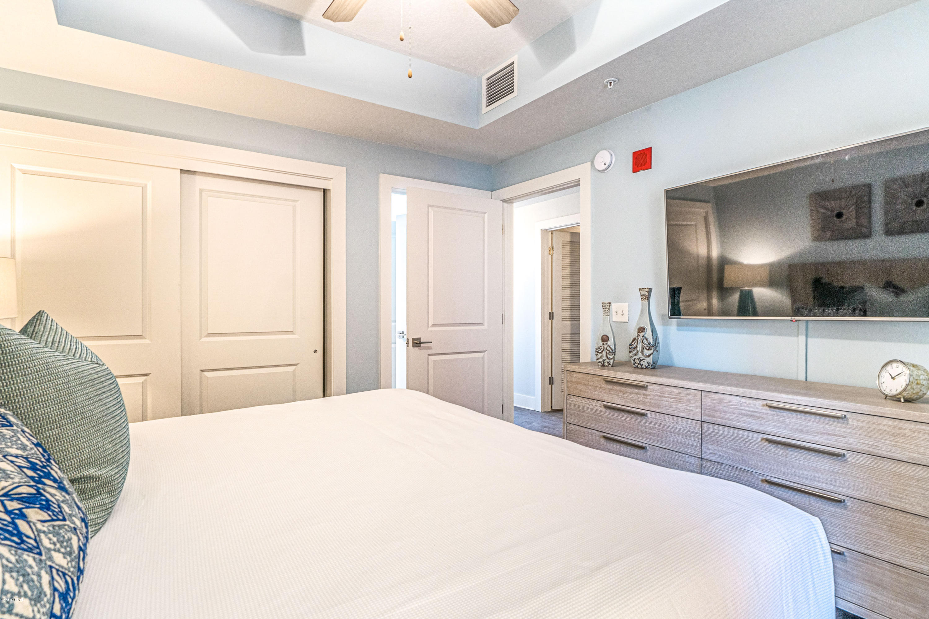 Calypso Towers III - Residential