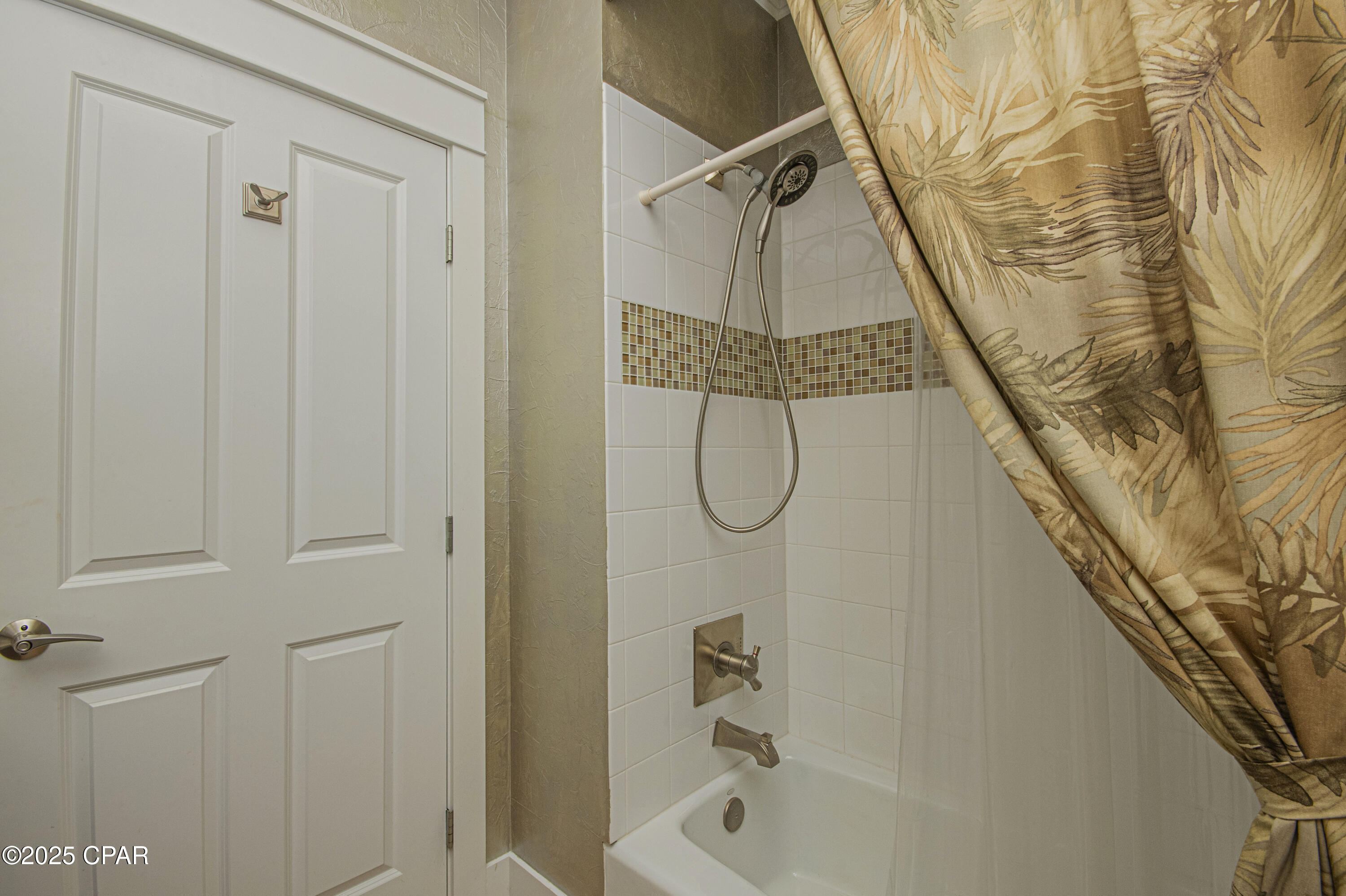 Bare Footin Condominium - Residential