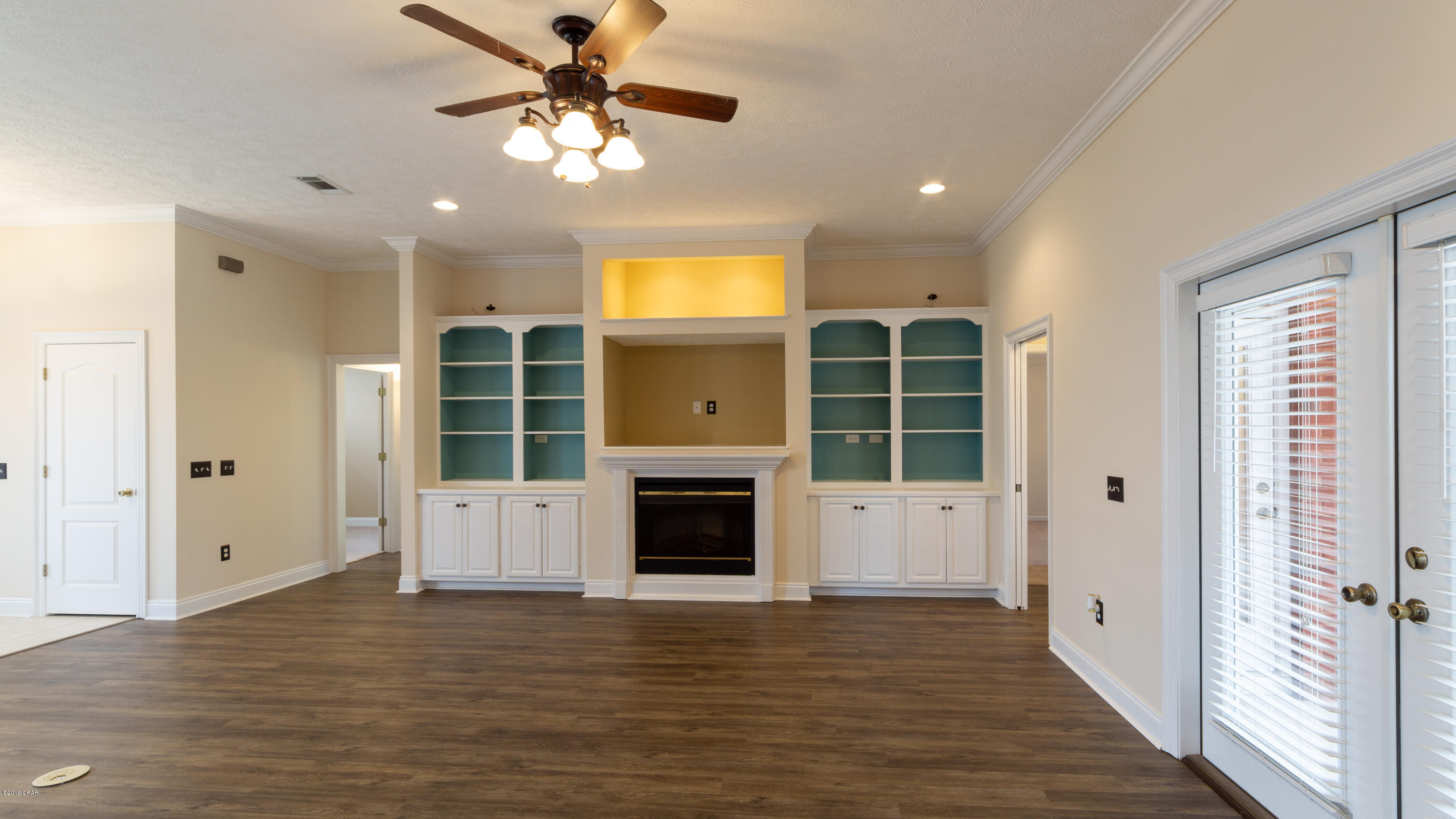 Kirkland Manor - Residential