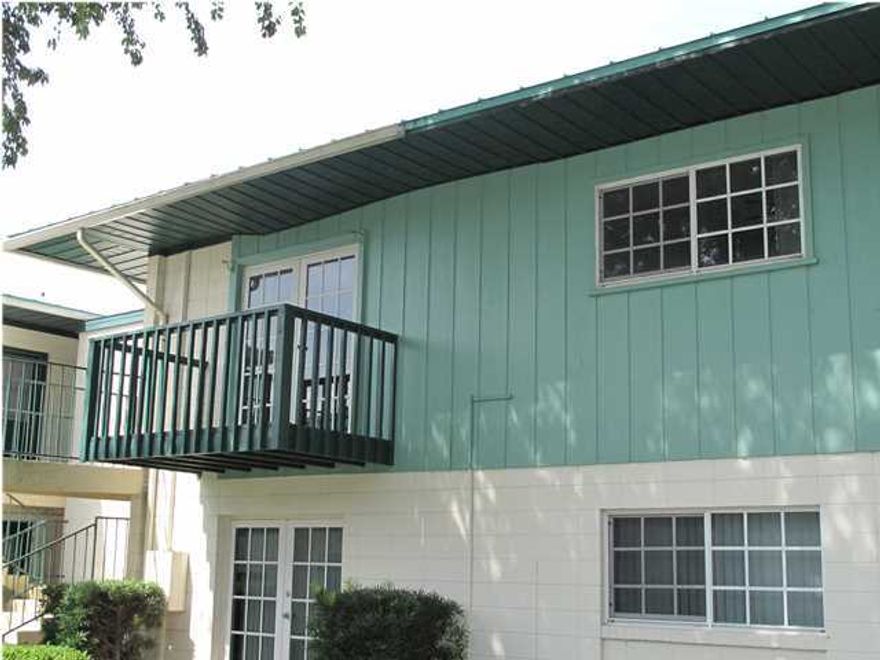 For Rent. Unfurnished unit located on the second story and features a balcony off the living area that overlooks the courtyard. Washer/dryer included. Pet under 25lbs negotiable with a $250 nonrefundable pet fee. Rent includes basic cable, water/sewer, garbage and quarterly pest control. 



Landmark Condominiums is within easy walking distance to restaurants such as the Captains Table, Hunts Oyster Bar and the Shrimp Boat. Come see this neat complex that sits alongside St. Andrews Bay and features 2 pools, a private beach, and 7 beautifully landscaped acres. Whether it is July or December, this complex is quiet and offers the best of Bay living with easy access to the Gulf of Mexico.