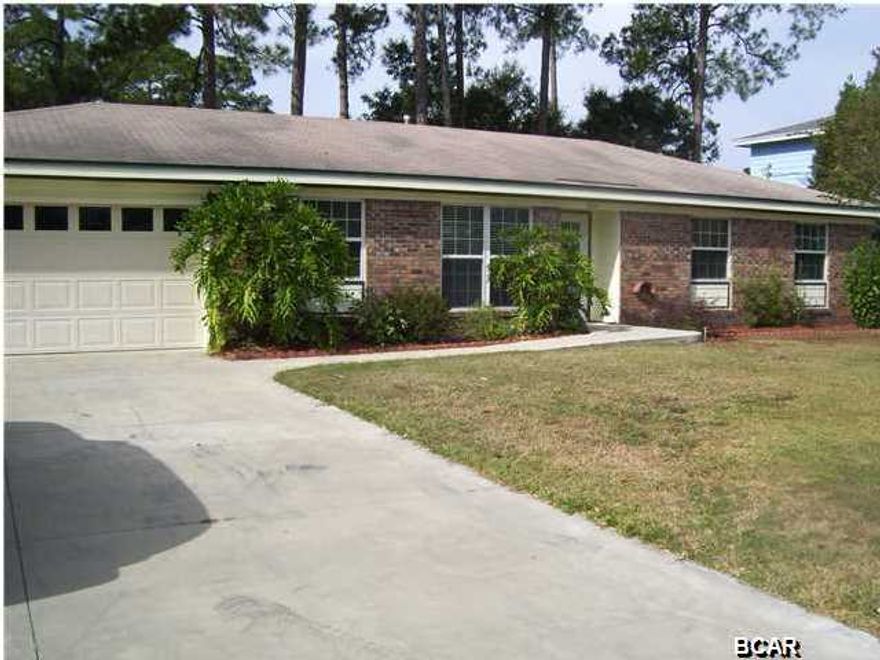 3BR 2BA BRICK HOME W/GARAGE. THIS HOME FEATURES TILE FLOORS, CARPETED BEDROOMS, BREAKFAST AREA, BREAKFAST BAR, WASHER/DRYER (AS IS) AND LARGE FENCED BACKYARD. NATURAL GAS: STOVE/OVEN-HOT WATER HEATER-CENTRAL HEAT CITY WATER/SEWAGE