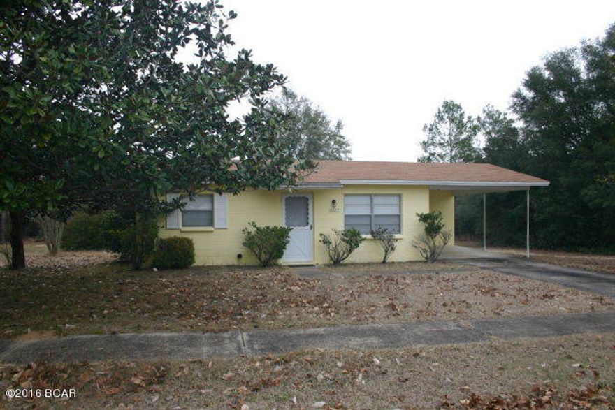 Very cute and comfortable 1 bedroom 1 bath home in Sunny Hills. Quiet location, easy walking distance Community center/library. Home is furnished tastefully with good quality furniture. All appliances are like new and include Refrigerator, Electric stove/oven, microwave, and washer and dryer. The Sunny Hills community is located 25 miles north of Panama City and 18 miles south of Chipley for that easy commute to shopping and entertainment. Sunny Hills also features a very popular 18 hole public golf course. There are also several fine fishing and recreation lakes in the area. You owe it to yourself to check this one out if you are looking to downsize, or just starting out.