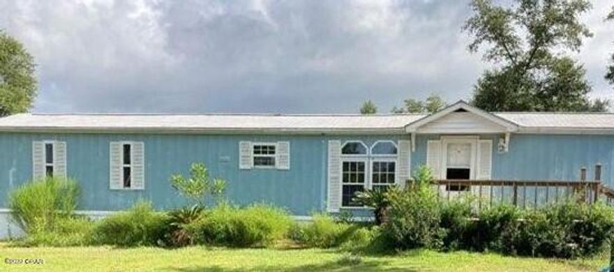 BRING YOUR HORSES!!! HARD TO BEAT THIS PRICE IN THIS CURRENT MARKET!! Room to grow and spread out! Live in the mobile home for a few years until you are ready to build your dream home!! BY Being a part of the HOA for a small fee of $200 that covers garbage, and allows you to a private area for RESIDENTS ONLY to ECONFINA CREEK//////// ALL SIZES AND INFO ARE DEEMED TO BE ACCURATE, BUYER TO VERIFY.