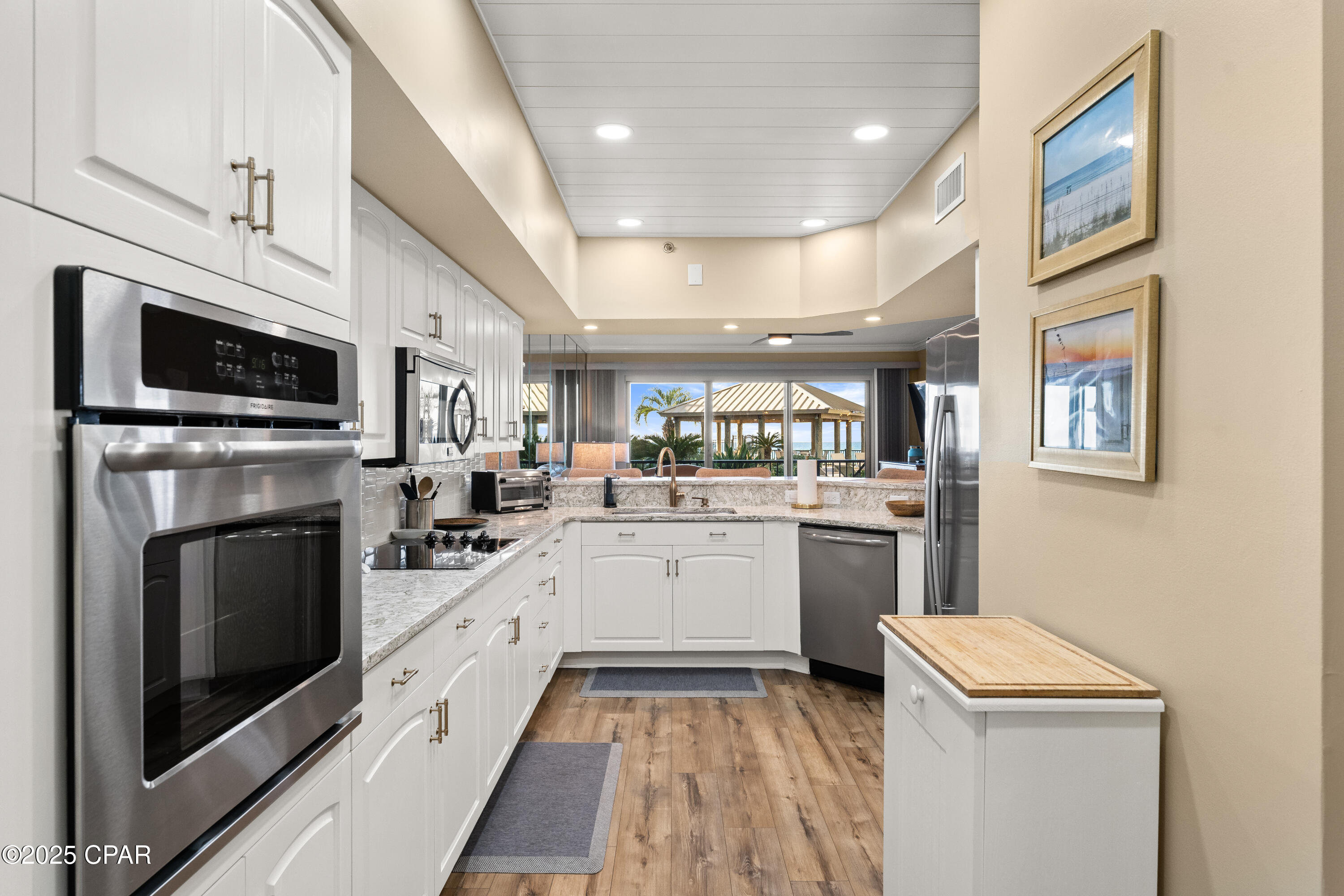 Summerwinds Condo - Residential