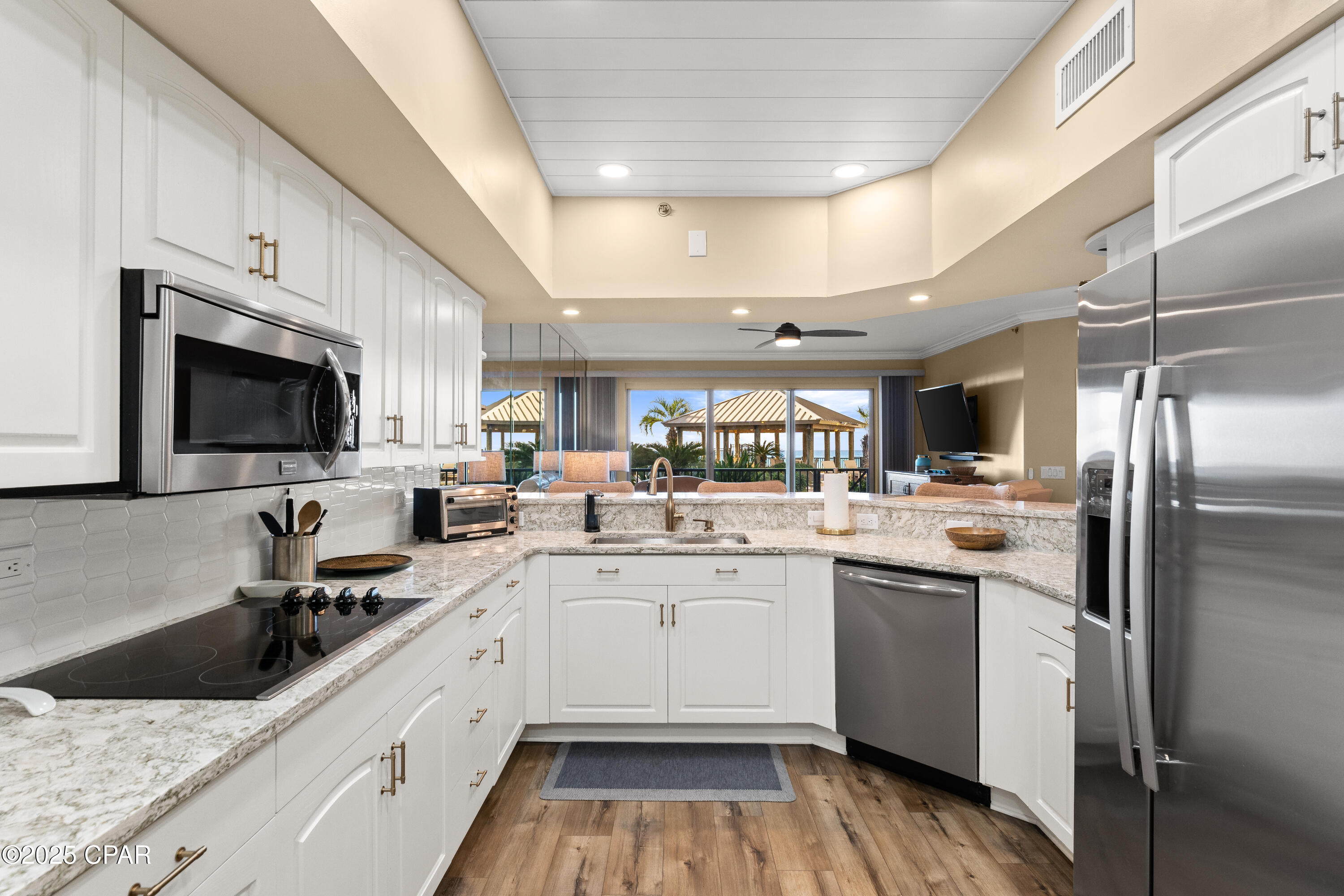 Summerwinds Condo - Residential