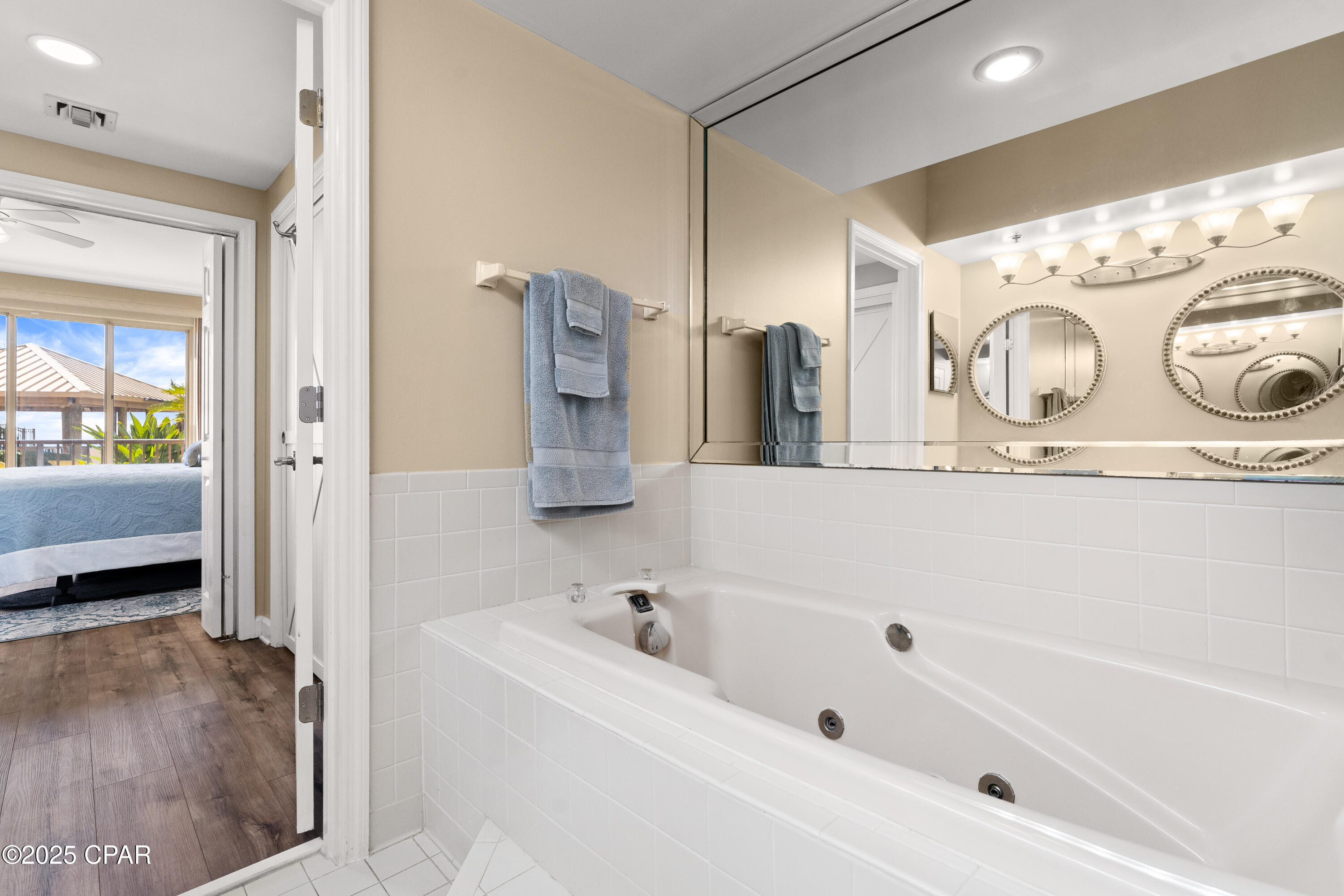 Summerwinds Condo - Residential