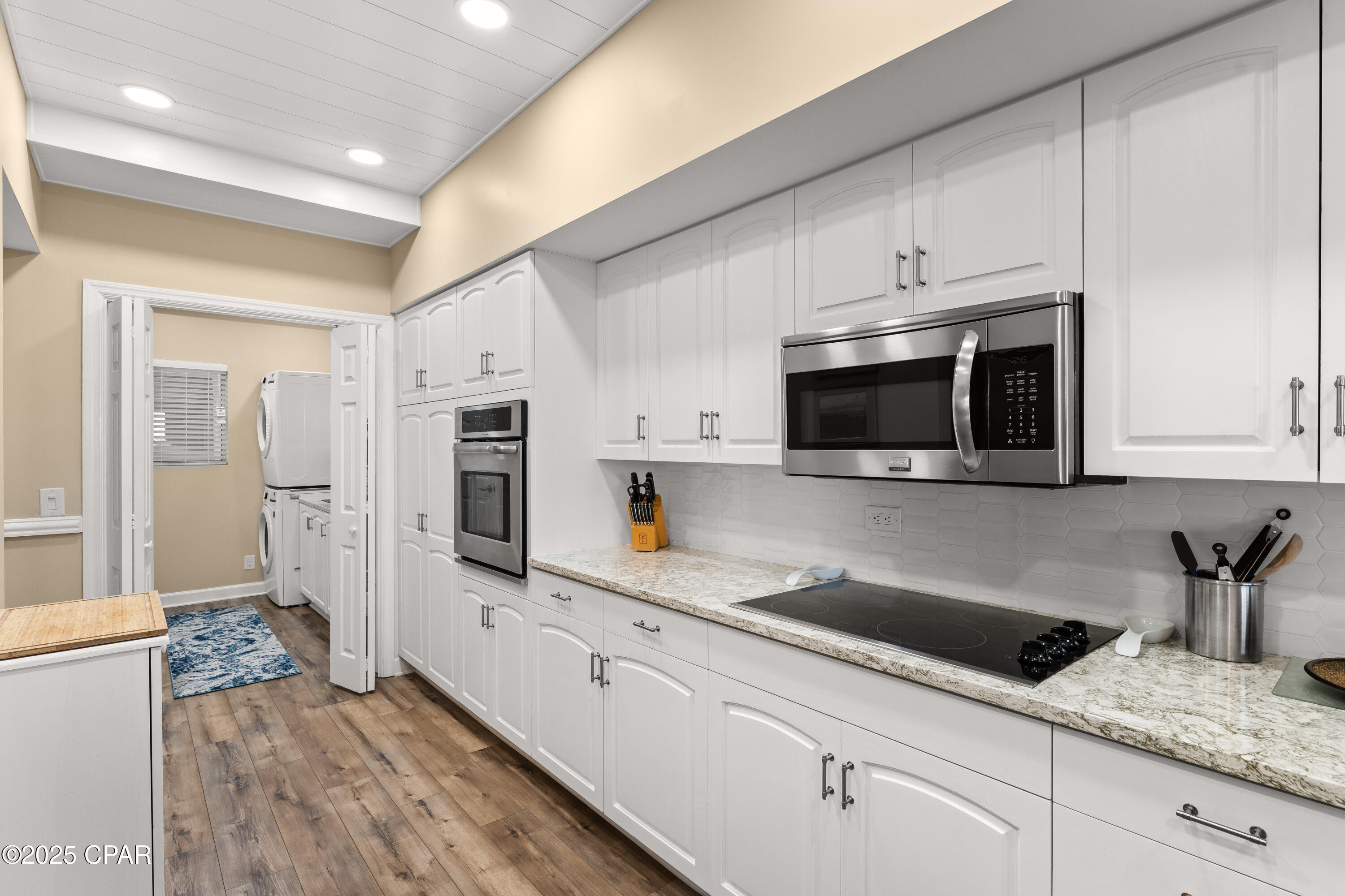 Summerwinds Condo - Residential