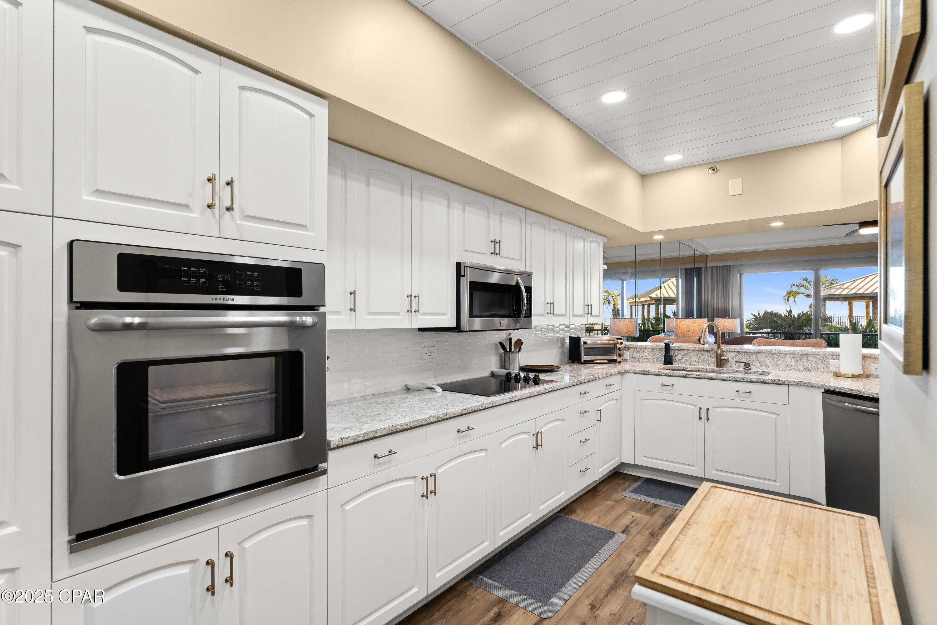 Summerwinds Condo - Residential