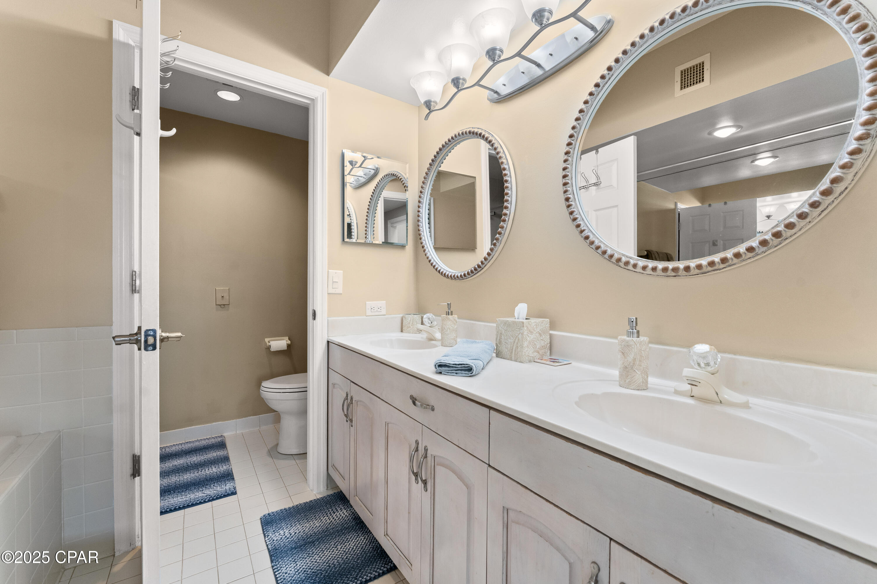 Summerwinds Condo - Residential