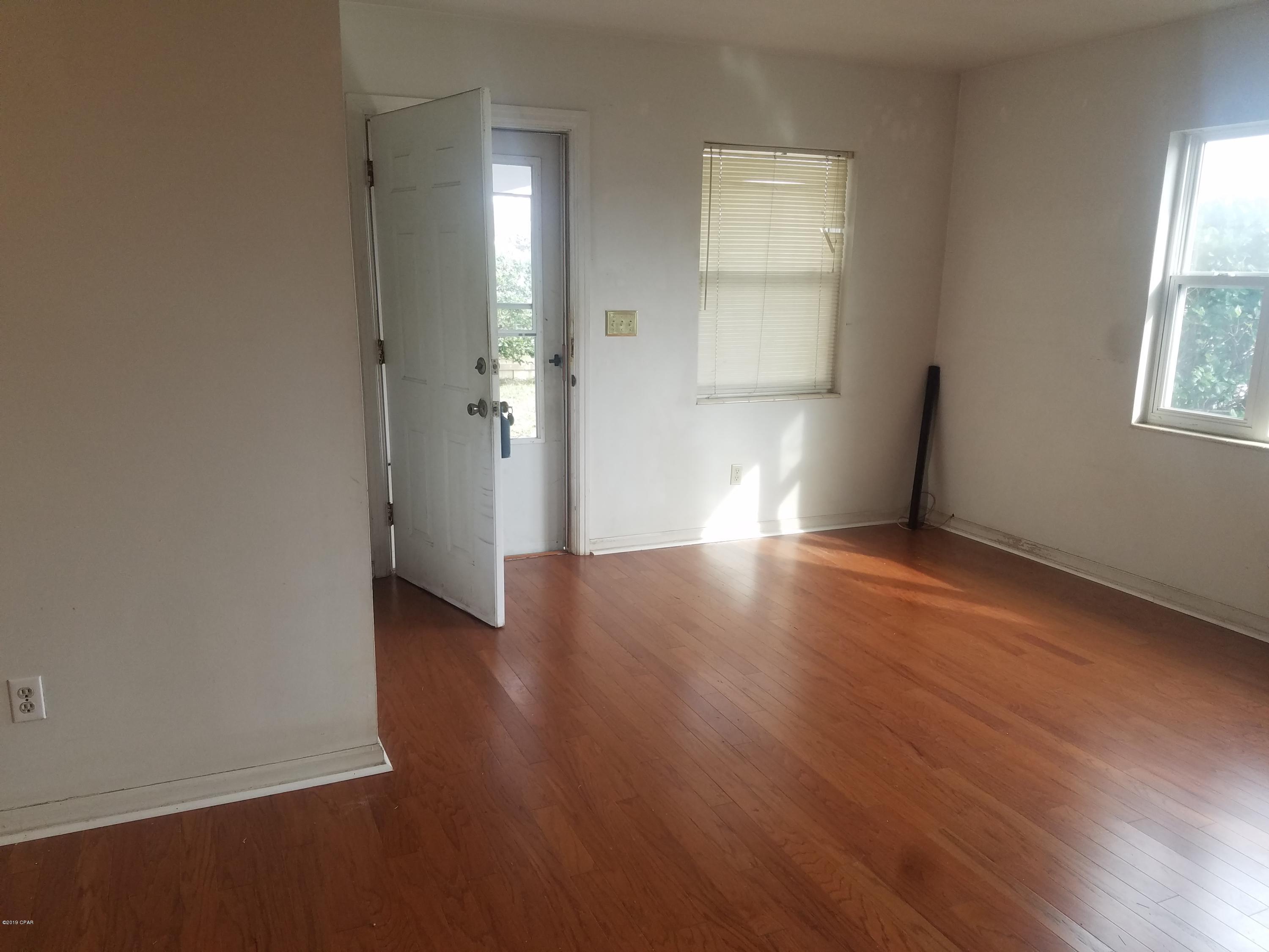 Hentz 1st Add Unit B - Residential