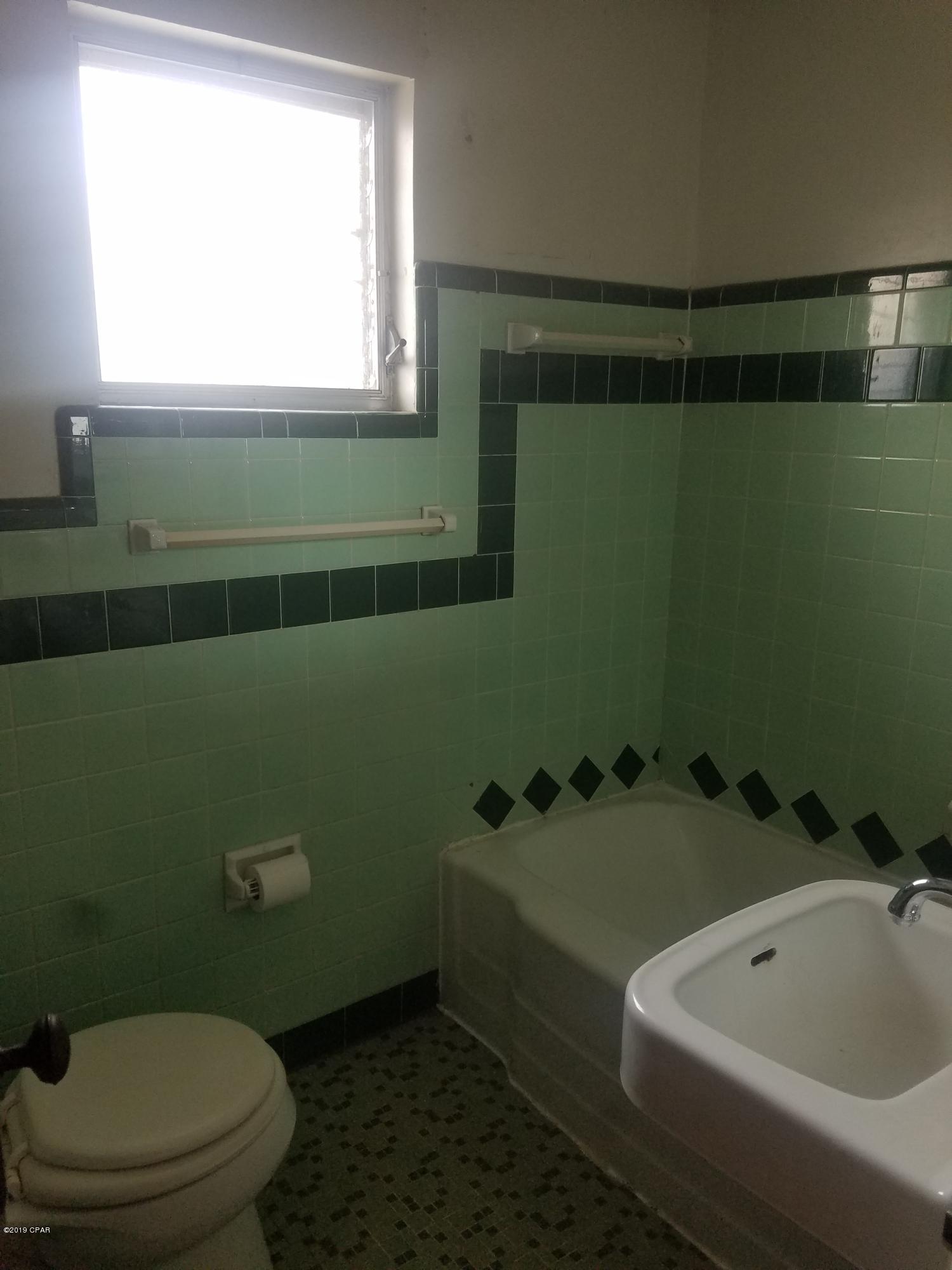 Hentz 1st Add Unit B - Residential