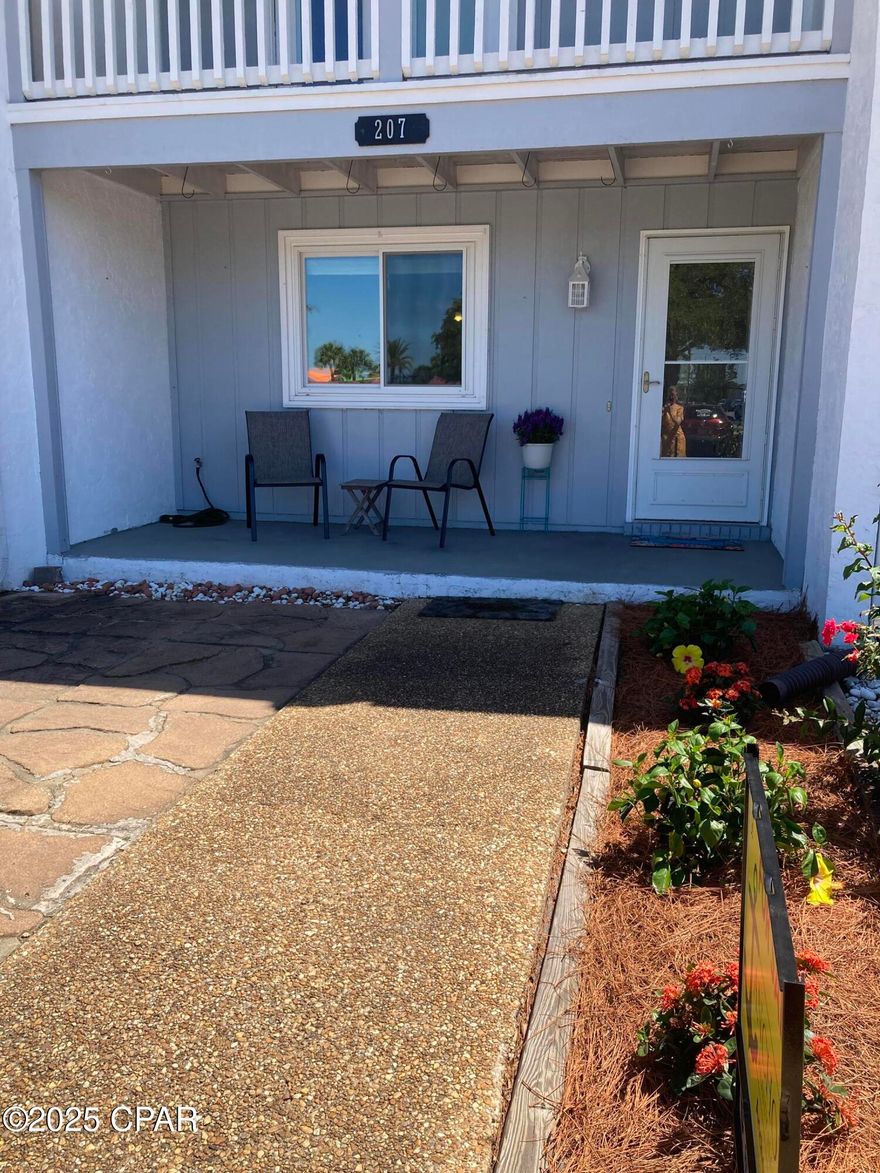 Looking for a move in ready Townhouse in one of the best locations ever?  This is it!!  This well maintained town home faces Leslie Porter Park.  Enjoy easy care living.  The main floor offers a living/dining combo, kitchen, laundry area and a half bath.  Upstairs are two generous sized bedrooms each with an en-suite bath.  All this and a private yard perfect for grilling, gardening and relaxing. Come fall in love and make it yours!