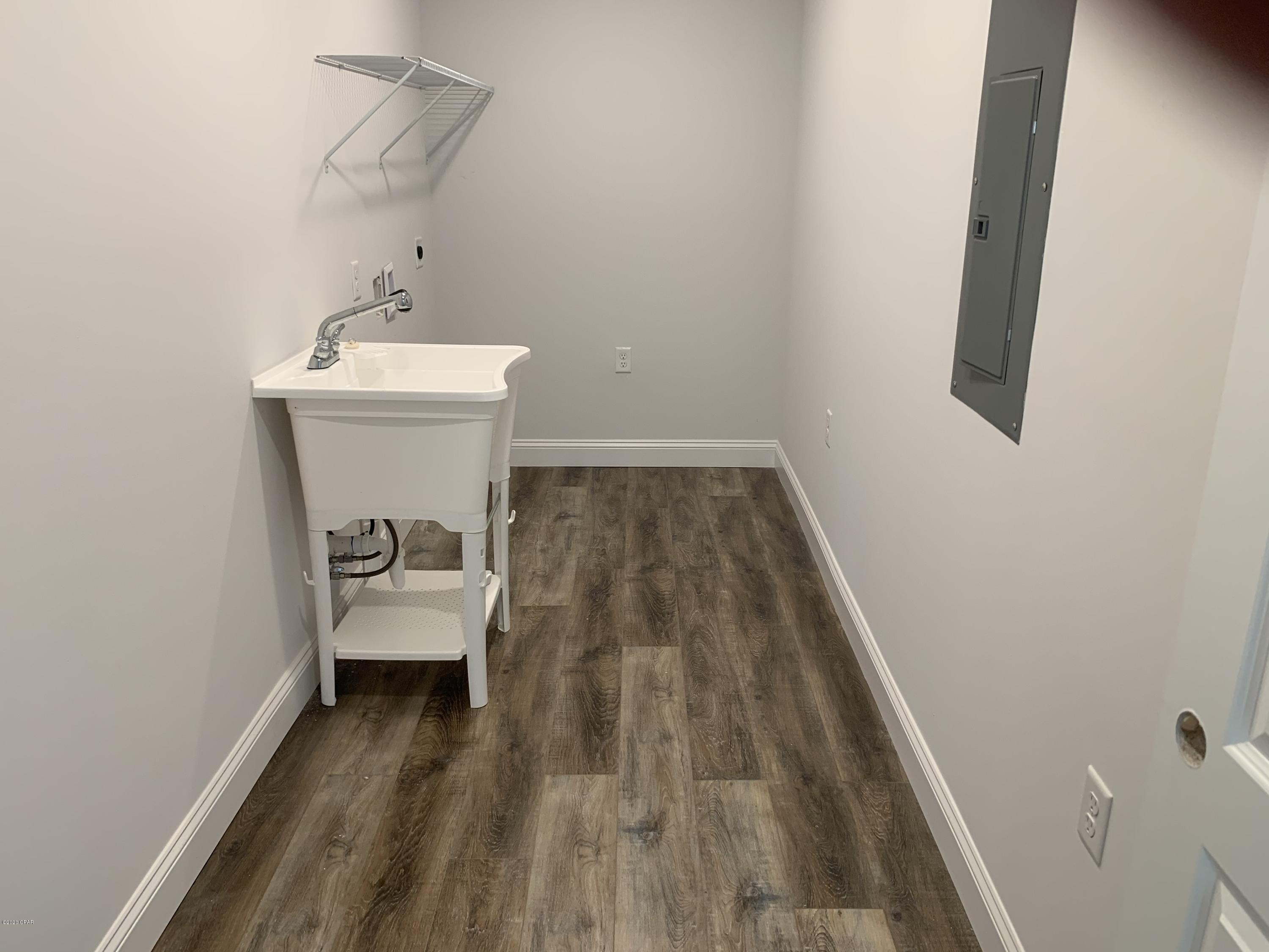 Kings Point Harbour U-I Replat - Residential Lease