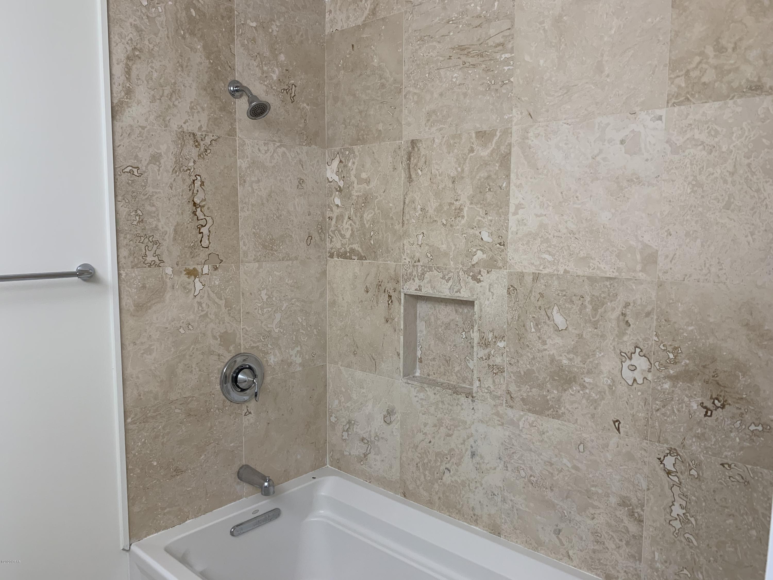 Kings Point Harbour U-I Replat - Residential Lease