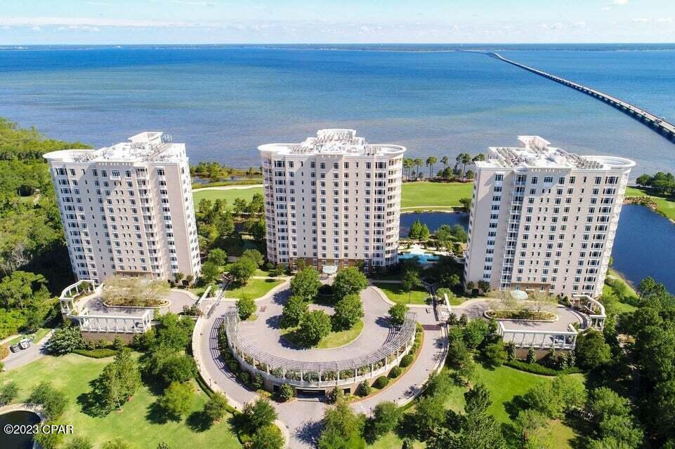 One Water Place At Kelly Plantation - Residential