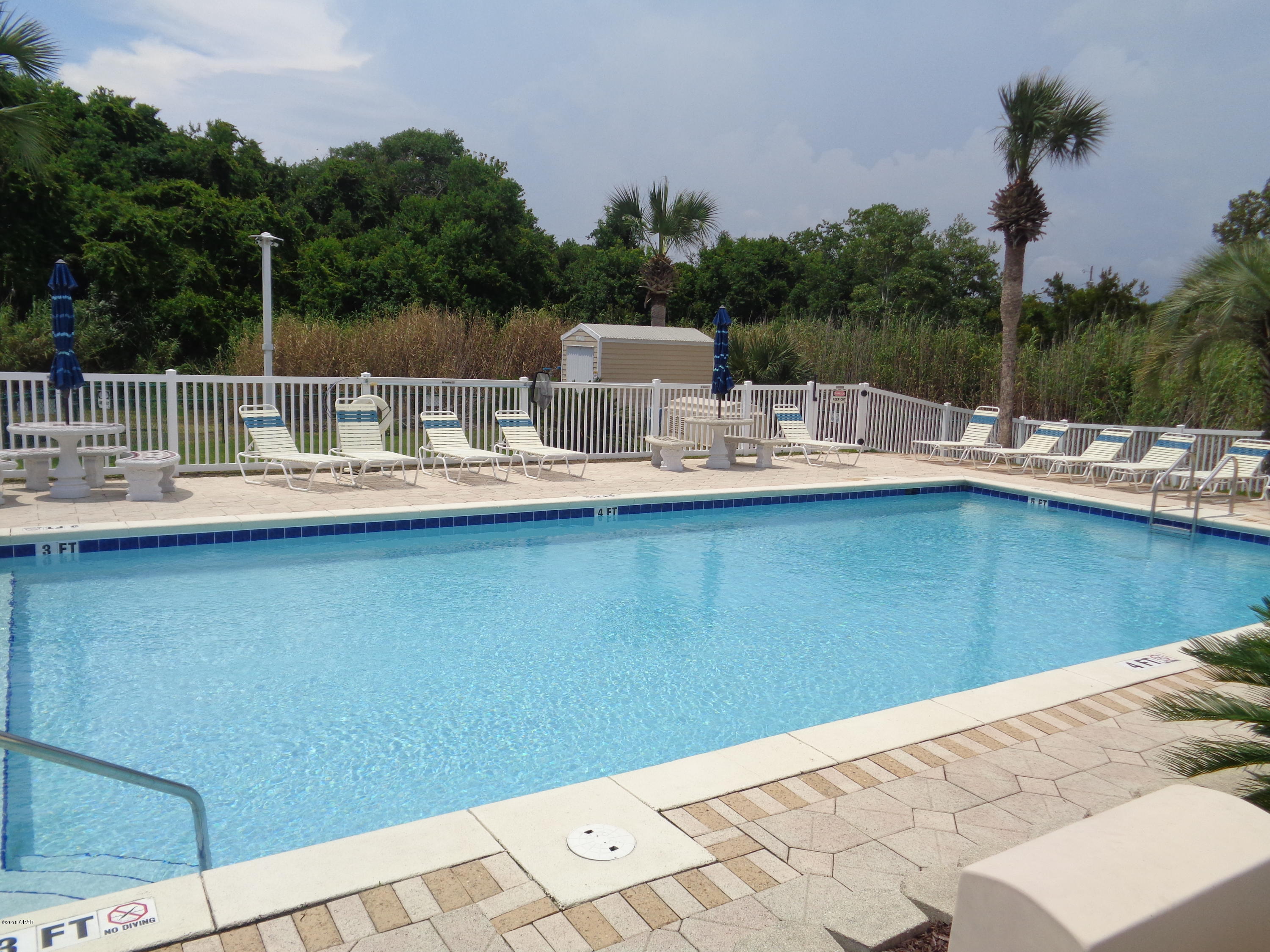 Villa Chateaus - Residential