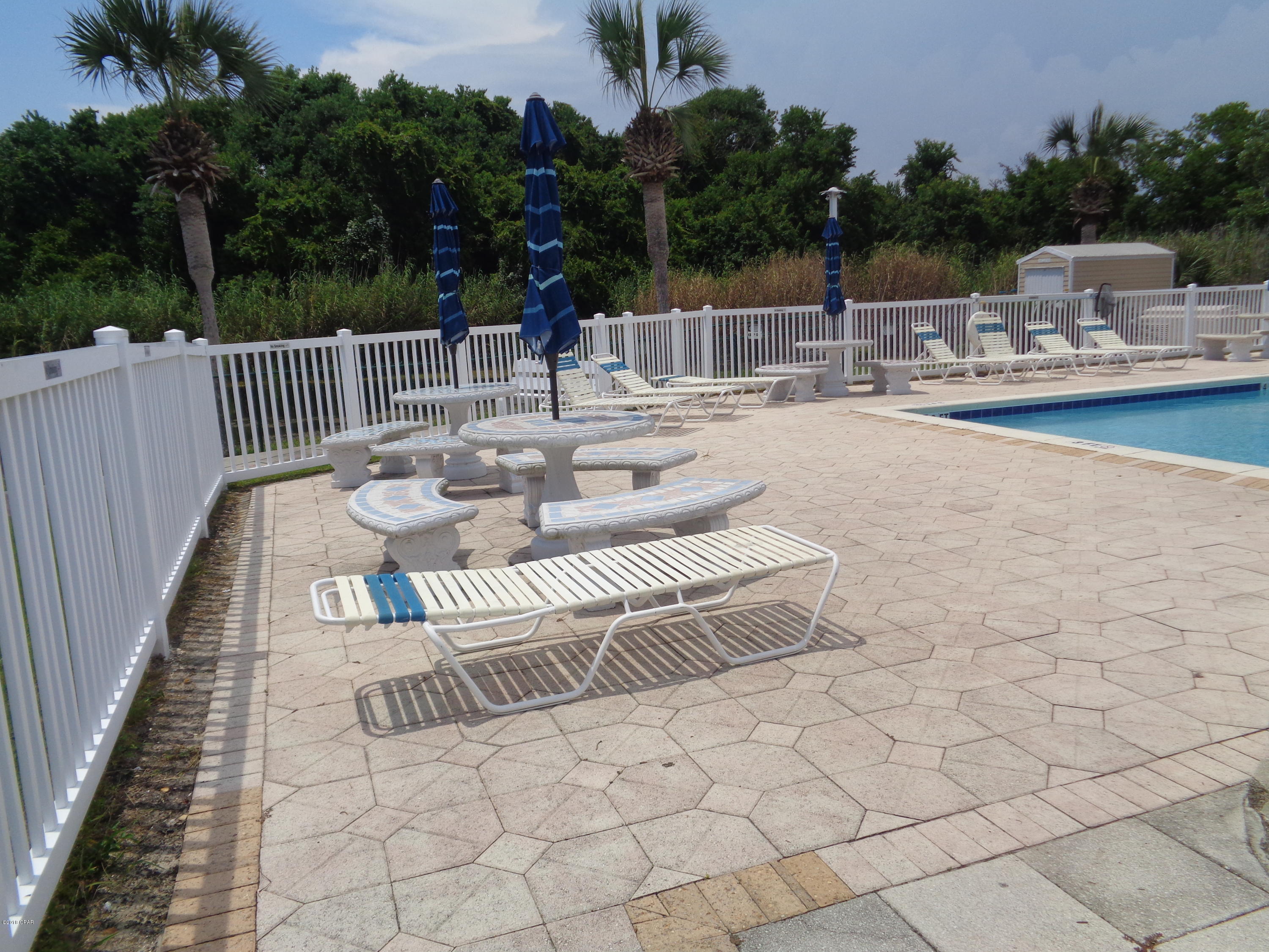 Villa Chateaus - Residential