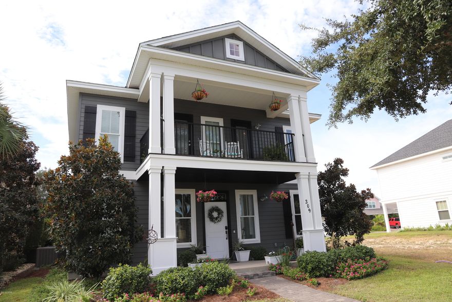 CURRENTLY UNDER CONTRACT, SELLER ACCEPTING BACKUP OFFERS...MASTER ON THE MAIN FLOOR.  Open concept, Possibly one of the nicest homes in Turtle Cove.  BUILT IN BUNKBEDS TWIN XL (Adults can sleep & sit up in them) in two upstairs bedrooms. 

 Very close to the Turtle Cove Amenities (pool, hot tub, tennis, workout facility, etc).   Upstairs bonus room has been converted to a theater room.  Upstairs has 3 bedrooms, plus a living area, plus the Theater room.  Kitchen has stainless steel appliances, a large granite island, open to the dining area.  NEW STOVE, MICROWAVE, WASHER/DRYER.  Garage has epoxy floor, walk-in laundry room (Washer & Dryer included).  Separated tub and shower in master.  Dual Zone AC, one for downstairs, one for upstairs.  Some furniture could be negotiable.  Make sure