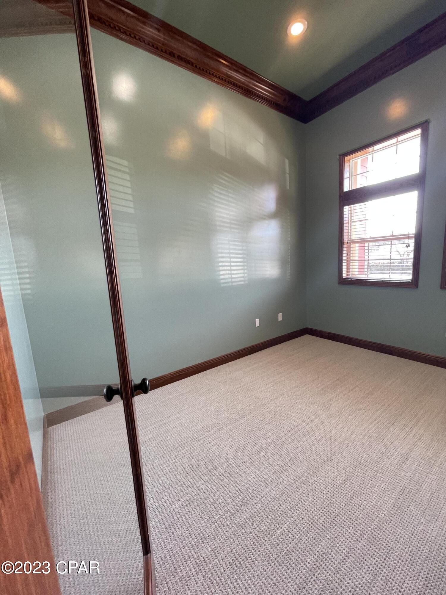 Thomas Drive Park U-1 - Commercial Lease