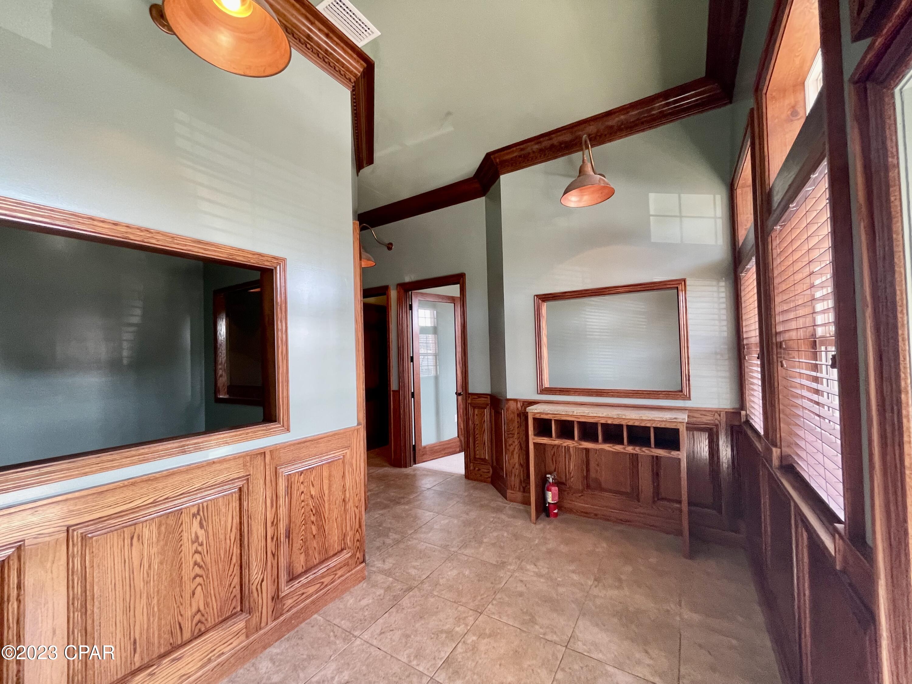 Thomas Drive Park U-1 - Commercial Lease