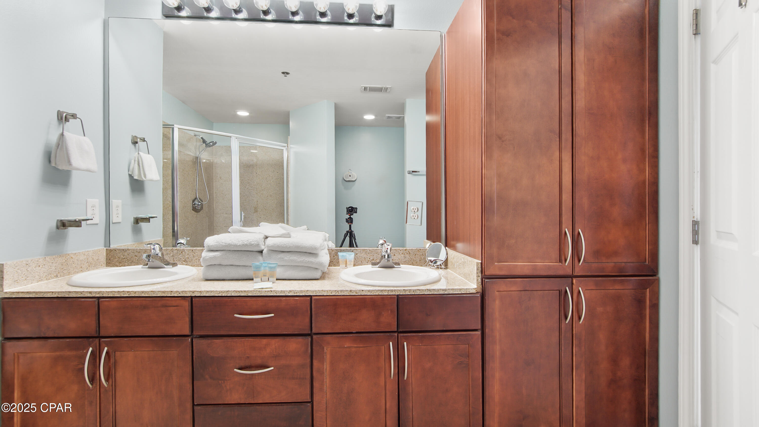 Laketown Wharf - Residential