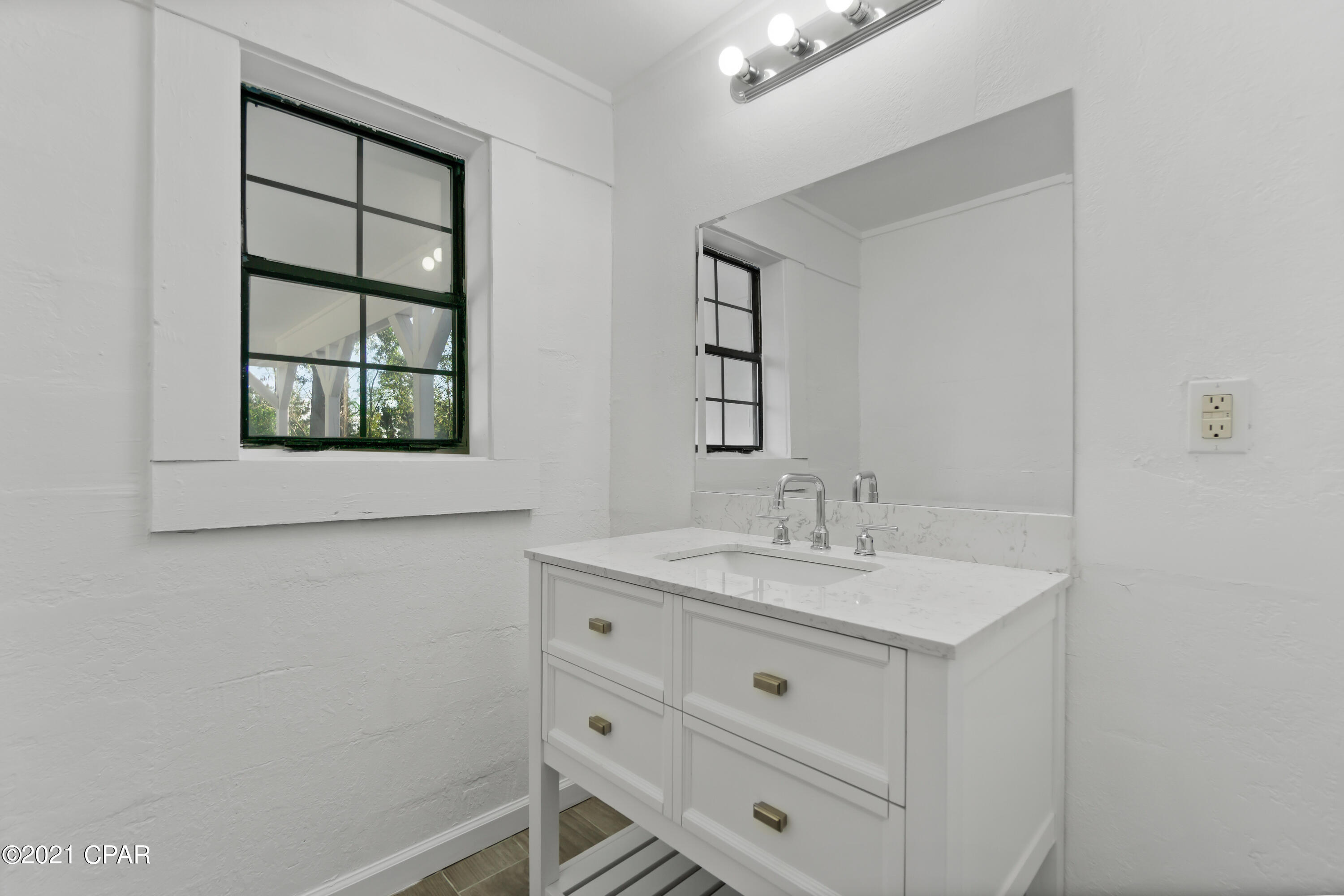 Miltonia & South Marianna - Residential