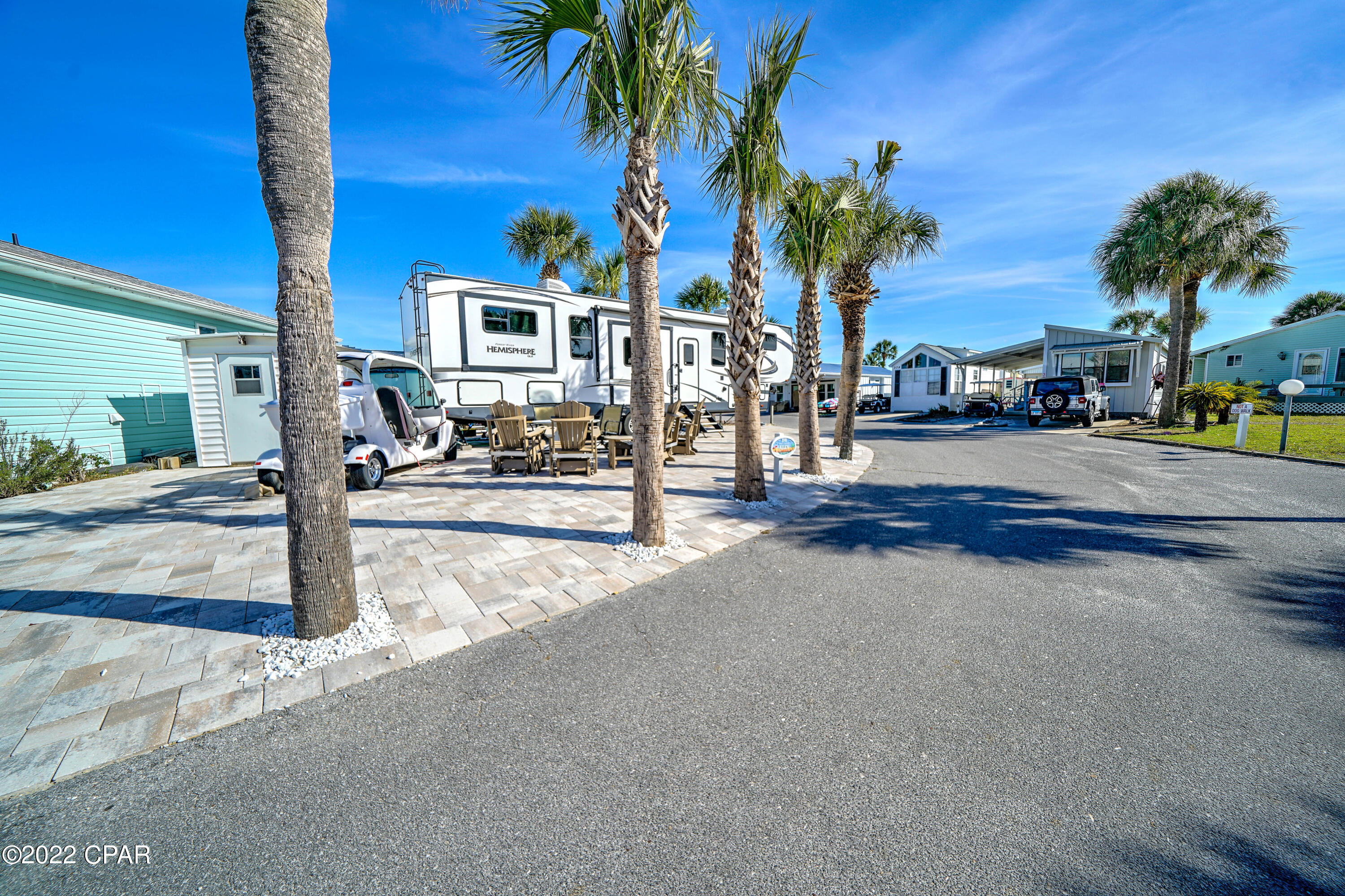 Venture Out Travel Trail - Land