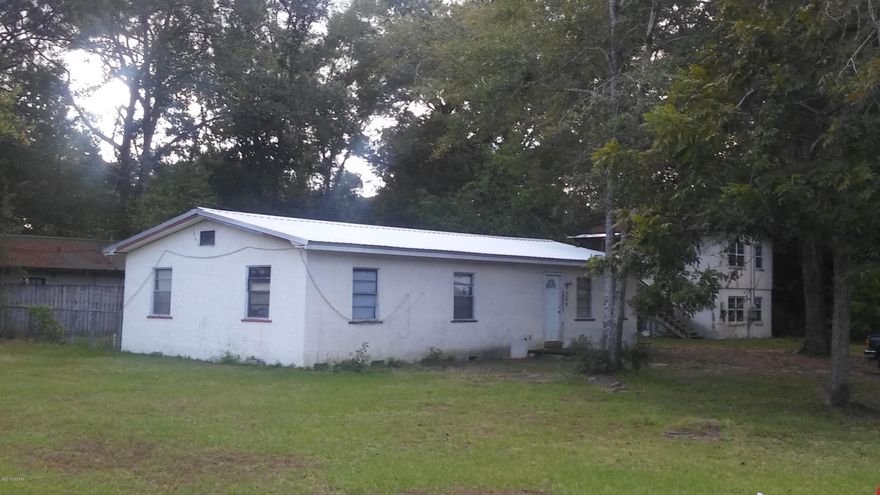 3 UNits for less than 100K! 

Owner has purchased new metal roof on main house and repalce bad subflooring with brand new wood. New AC and Heat!

THE 3 BDRM TWO BATH HOME HAS BEEN GUTTED BUT MOST OF THE RENOVATION MATERIAL ( WOOD, FIXTURES AND APPLIANCES HAVE BEEN PURCHASED and convey).

THE TWO STORY DUPLEX IS JUST ABOUT FINISHED.

MAY BE THE BEST DEAL ON THE MARKET FOR AN INVESTOR OR SOMEONE LOOKING FOR INVESTMENT PROPERTY.