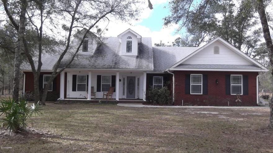 Beautiful 3/2 in Compass Lake Hills.