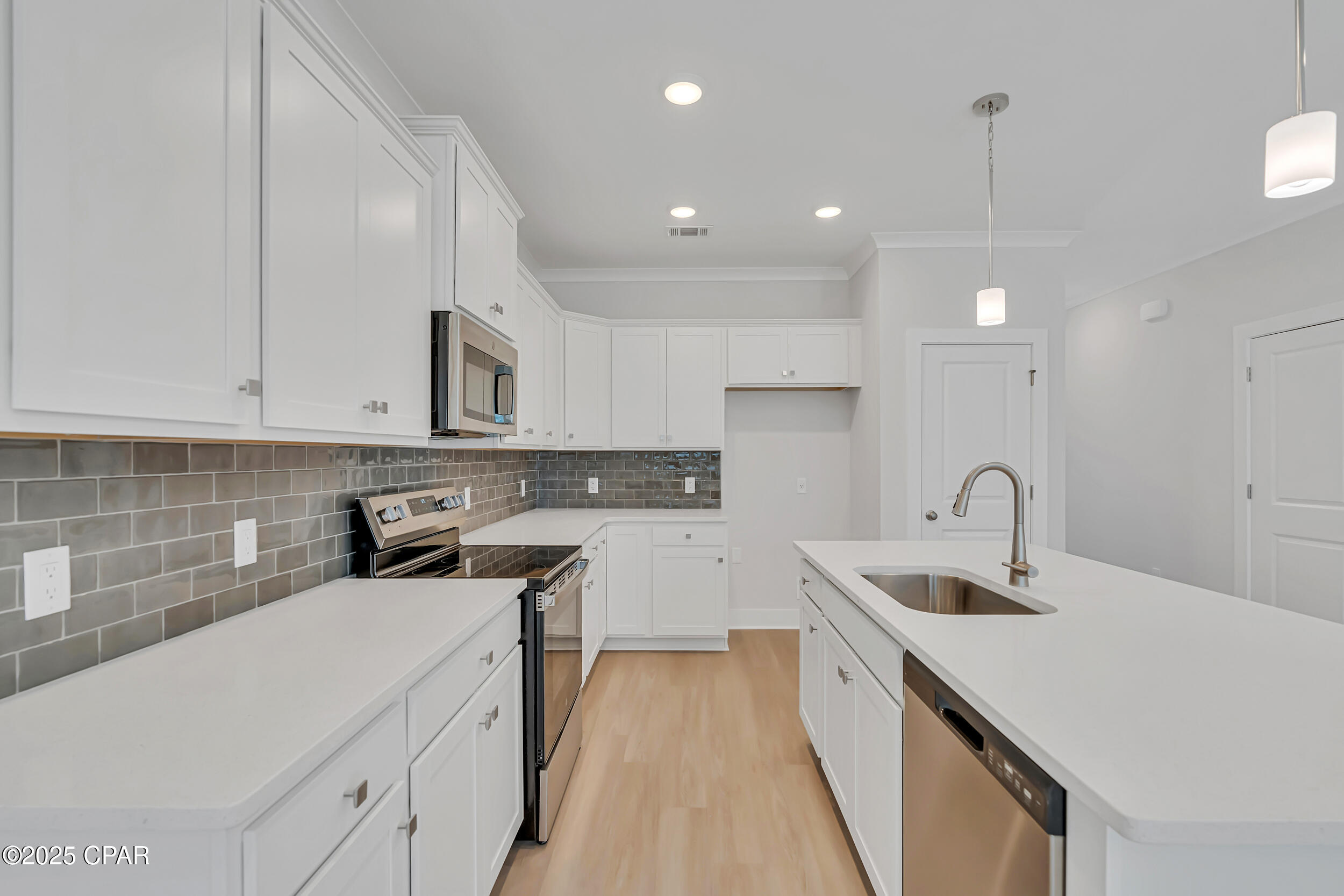 Colonial Landing - Residential