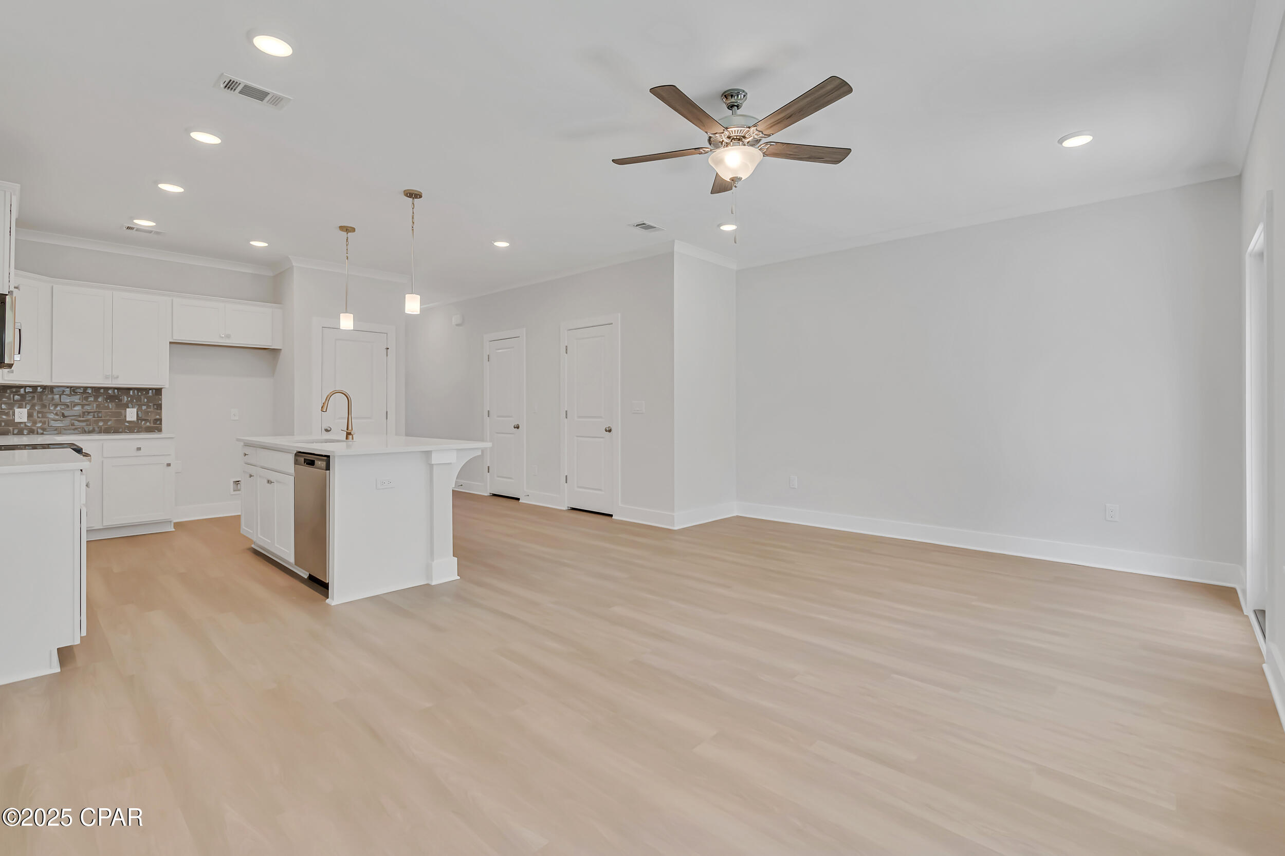 Colonial Landing - Residential