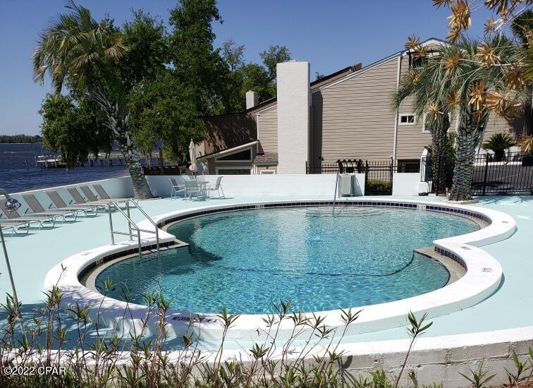 Bay Club Condo Ph 2 - Residential