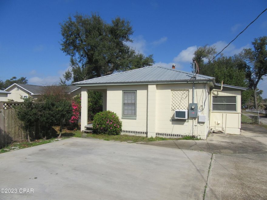 1bedroom 1 Bath Bungalow in Historic St Andrews, water/sewer is included. Private entrance with off street parking, hardwood and tile throughout. Washer/Dryer hookups, ceiling fans with window unit for heating and cooling. All property sizes and ages are approximate, please measure and/or verify if important.

School assignments are subject to change, please check with Bay County for most accurate information.

Deposit is the same as the rent. Pets allowed with owner approval and NON REFUNDABLE pet fee applies per pet. Breed restrictions apply.